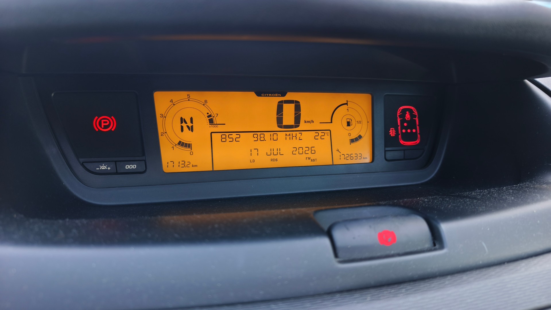 CITROEN Grand C4 Picasso 1.6i 16V Turbo Exclusive+ BMP6-image-7