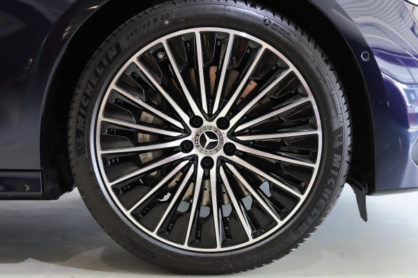 MERCEDES-BENZ E 220 d T 4M 9G-Tronic-image-12