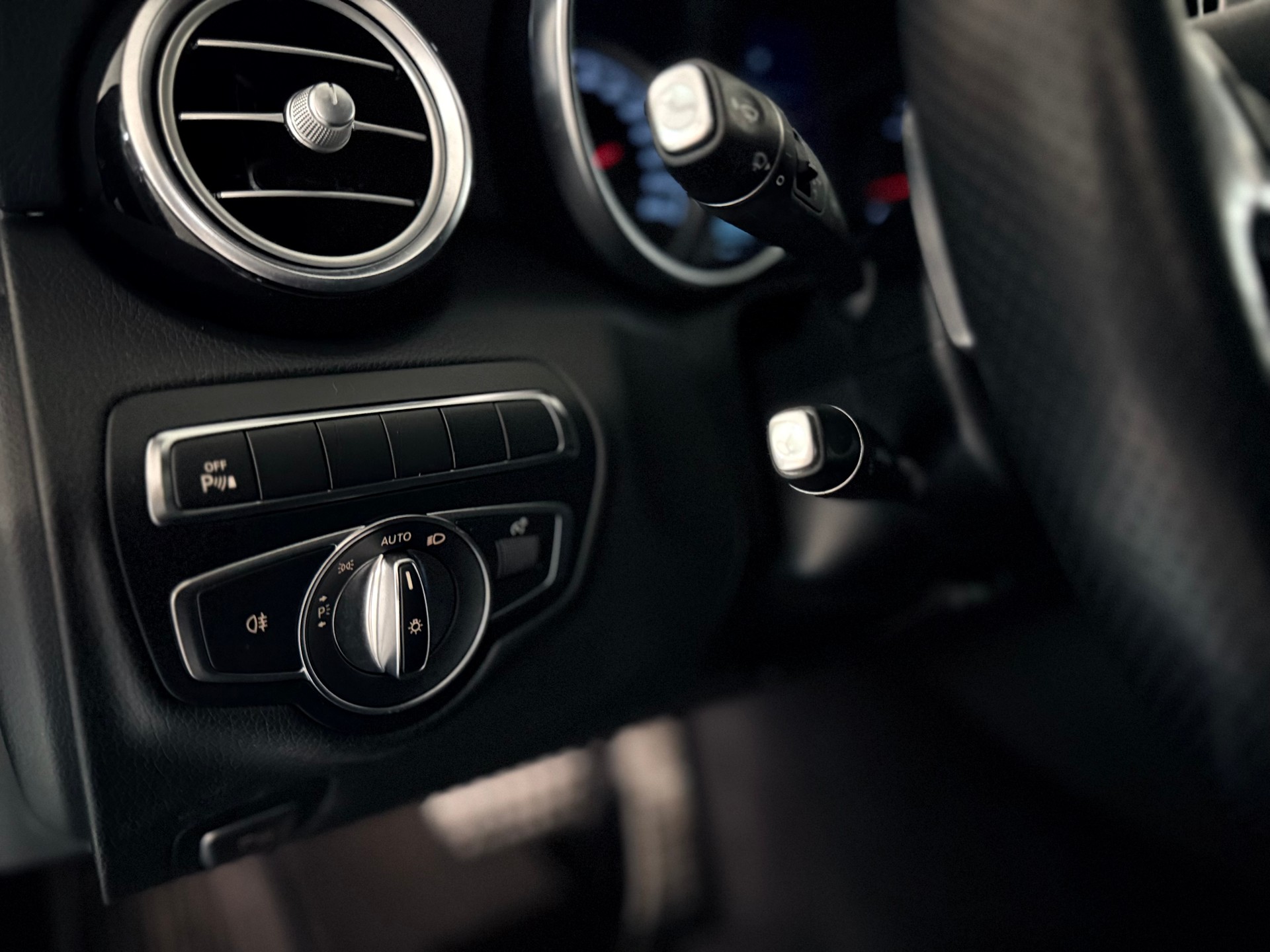 MERCEDES-BENZ C 43 AMG 4Matic 9G-Tronic-image-29