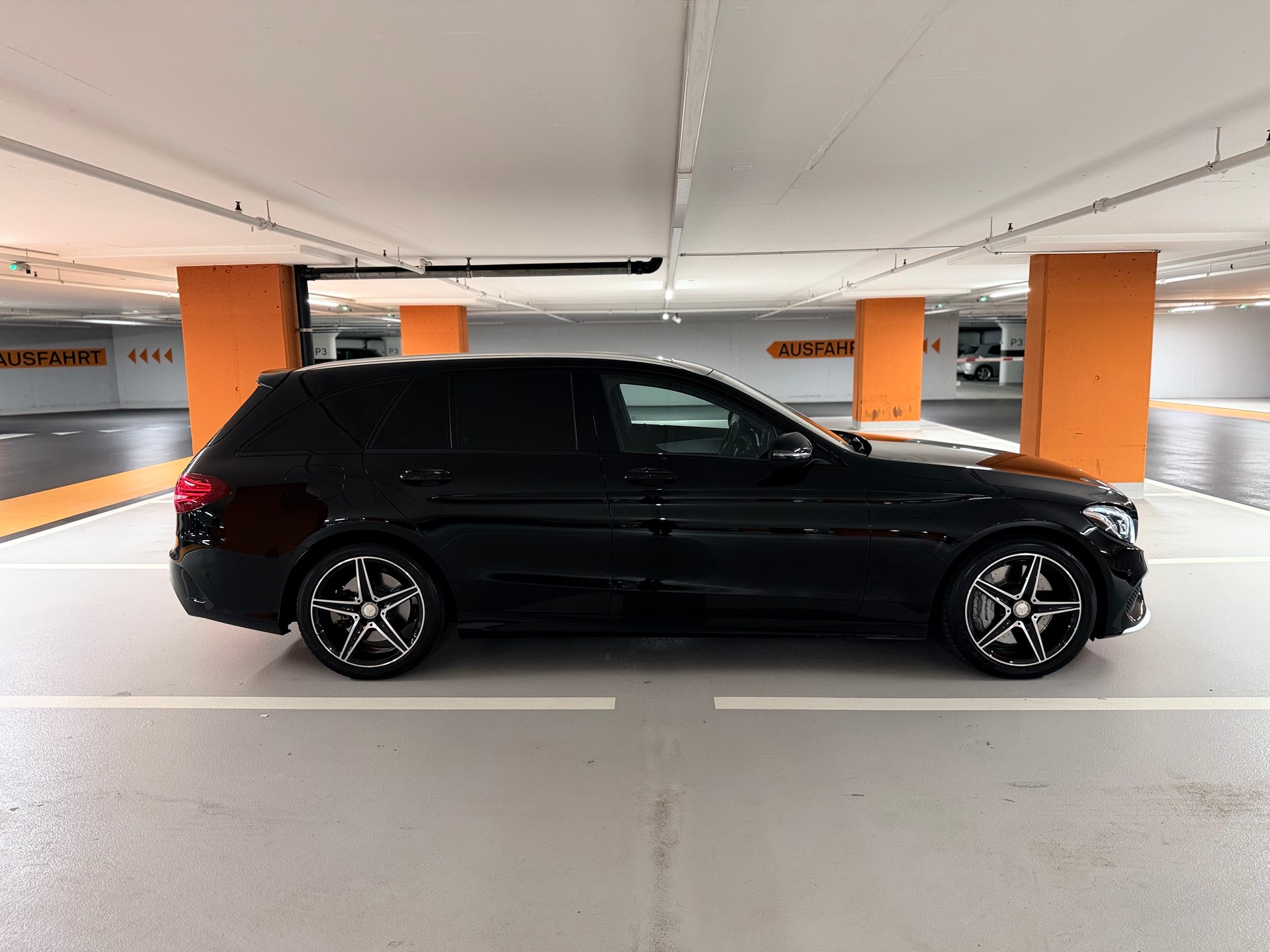 MERCEDES-BENZ C 43 AMG 4Matic 9G-Tronic-image-3