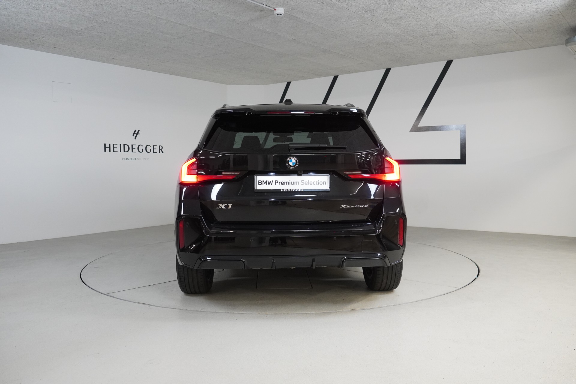 BMW X1 xDrive 23d 48V M Sport-image-5