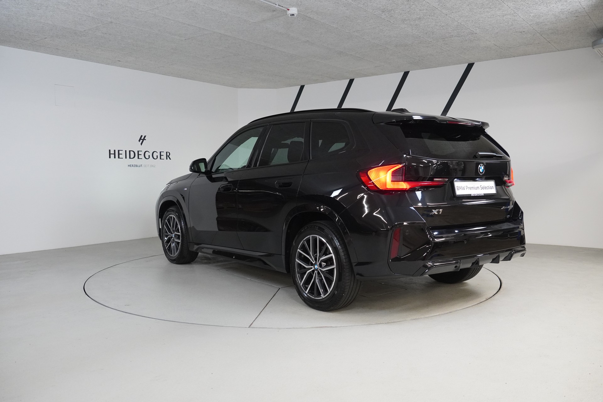 BMW X1 xDrive 23d 48V M Sport-image-4