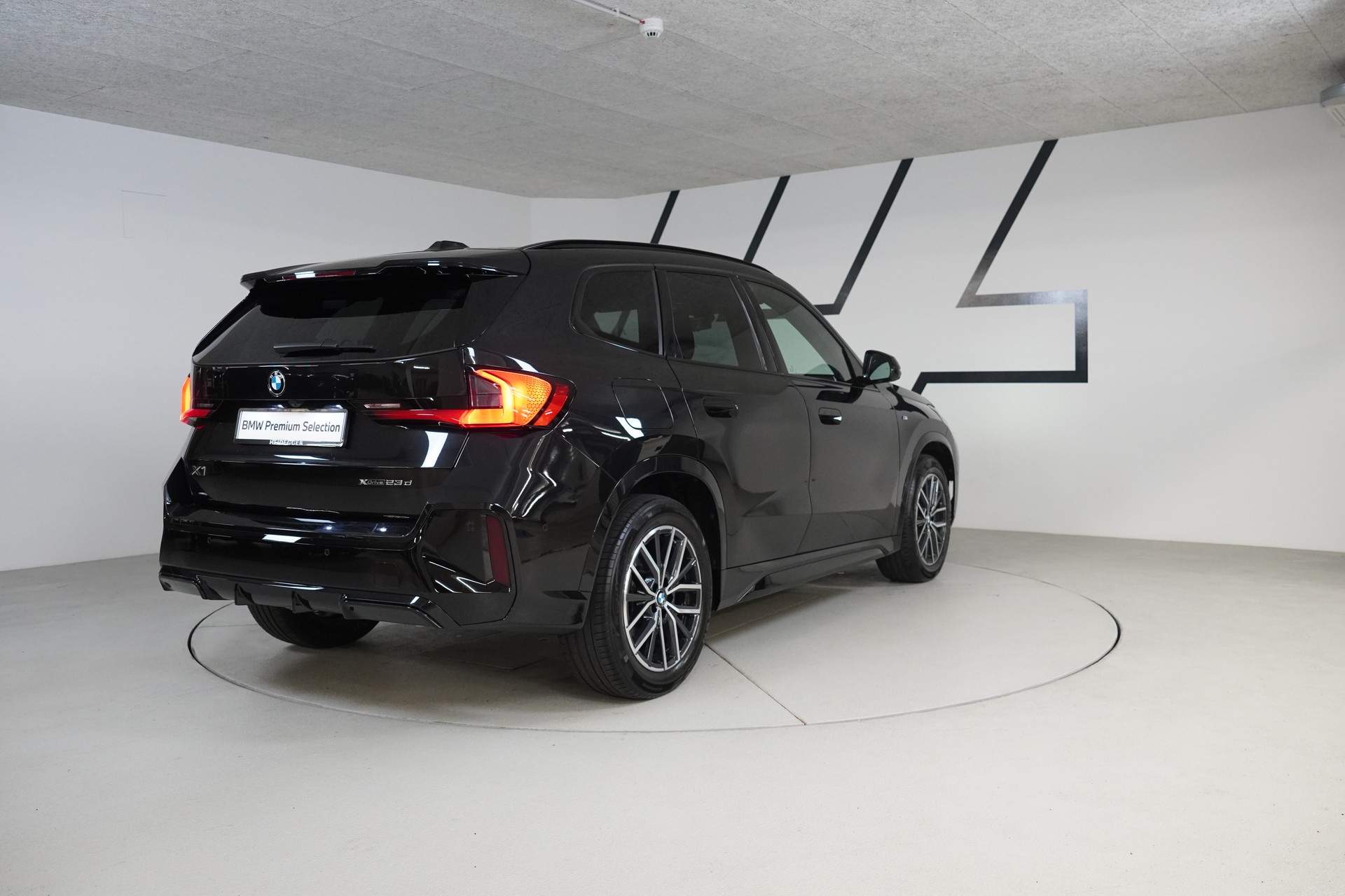BMW X1 xDrive 23d 48V M Sport-image-6