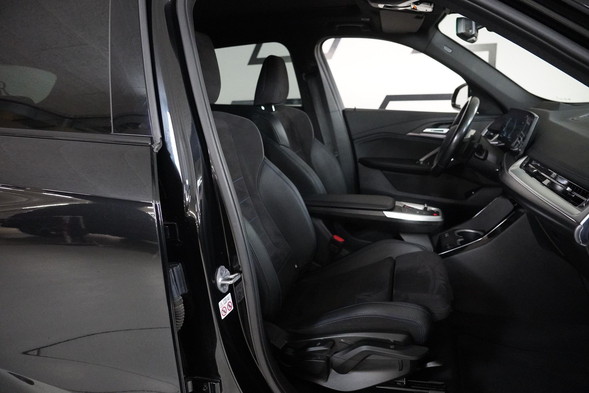 BMW X1 xDrive 23d 48V M Sport-image-14