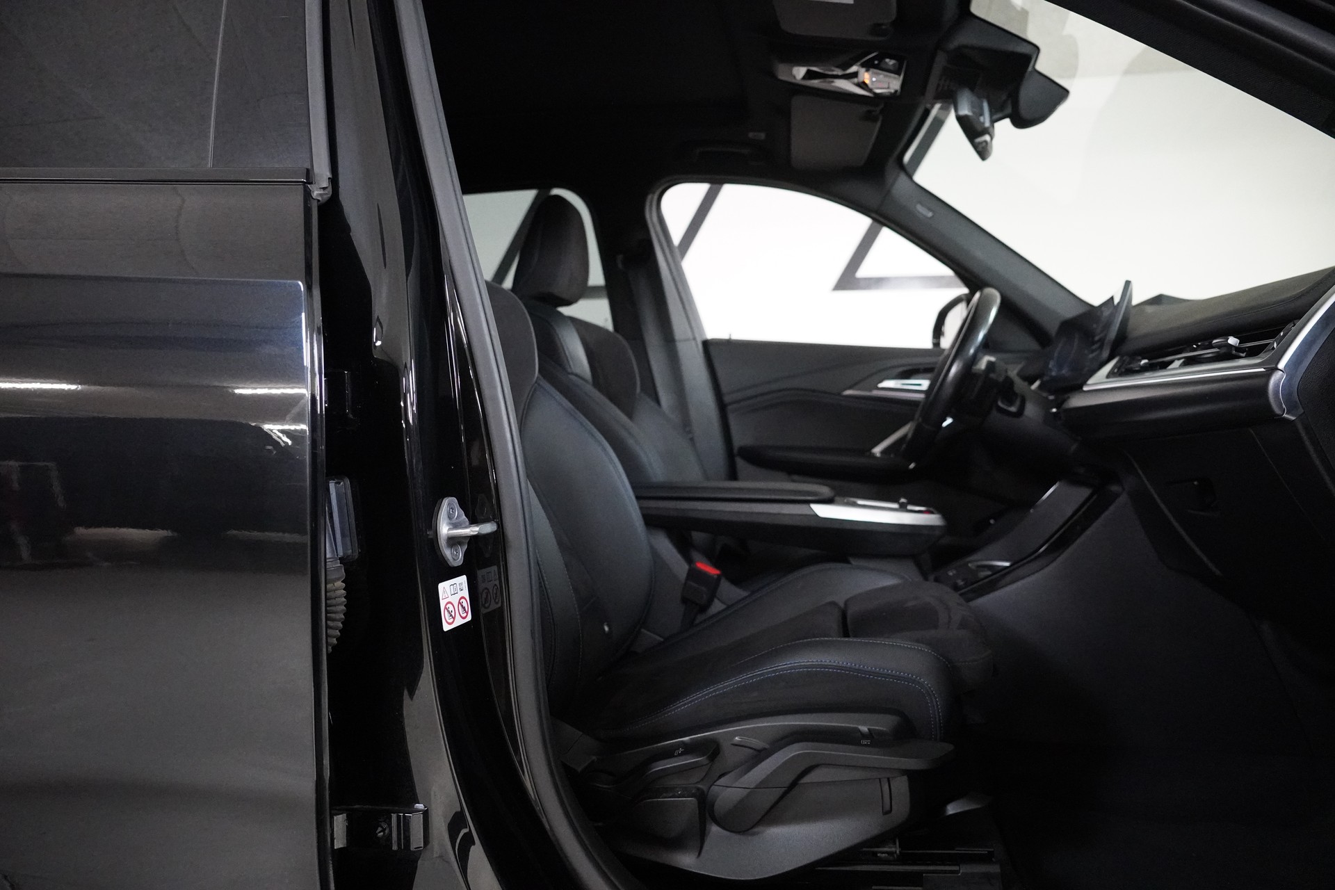 BMW X1 xDrive 23d 48V M Sport-image-13