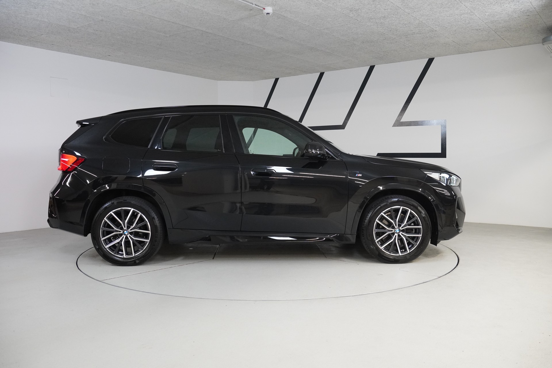 BMW X1 xDrive 23d 48V M Sport-image-7