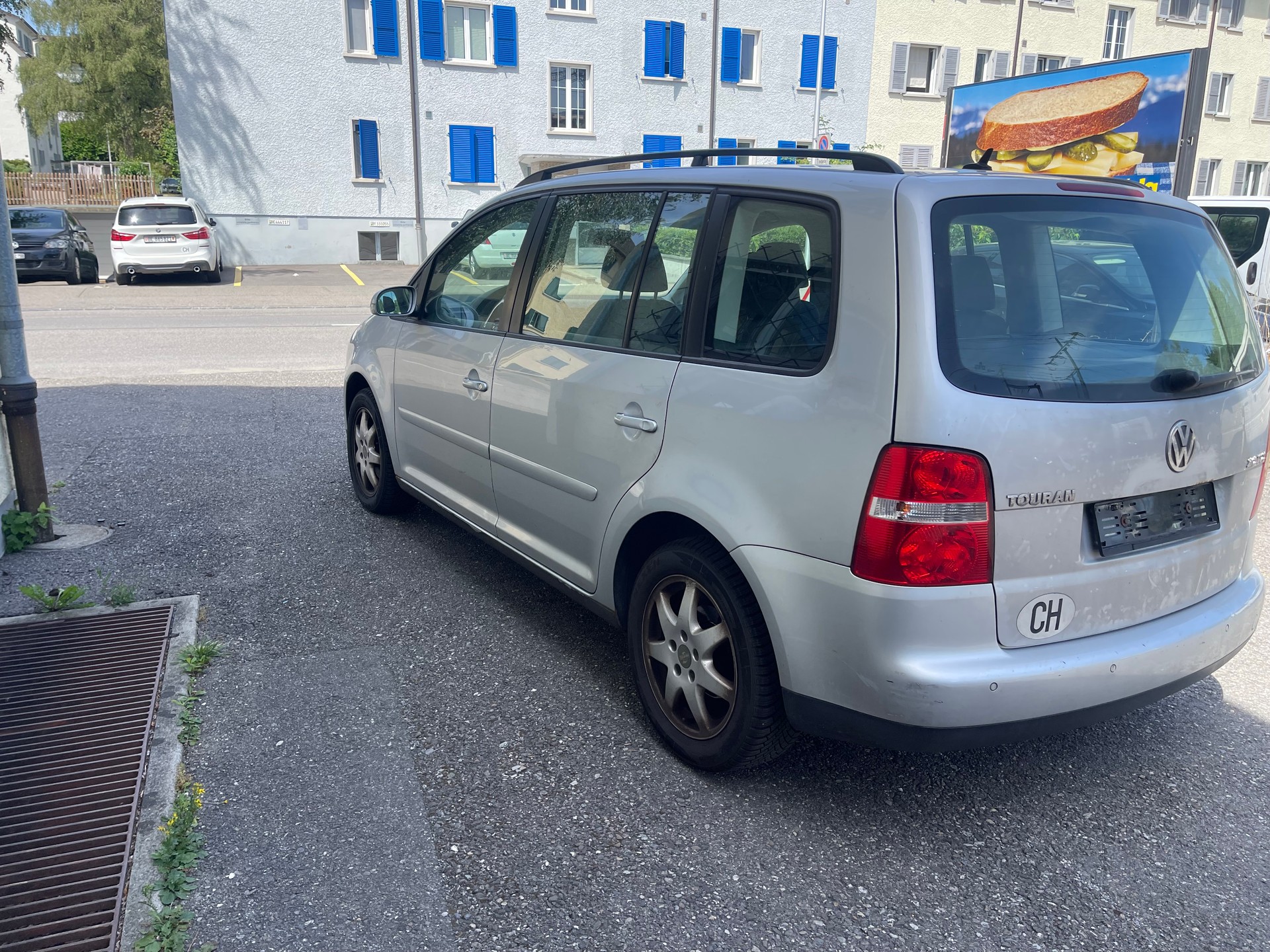 VW Touran 2.0 TDI Highline-image-2