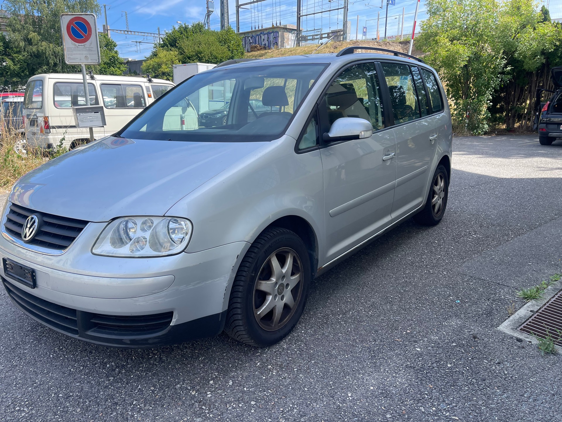 VW Touran 2.0 TDI Highline-image-3