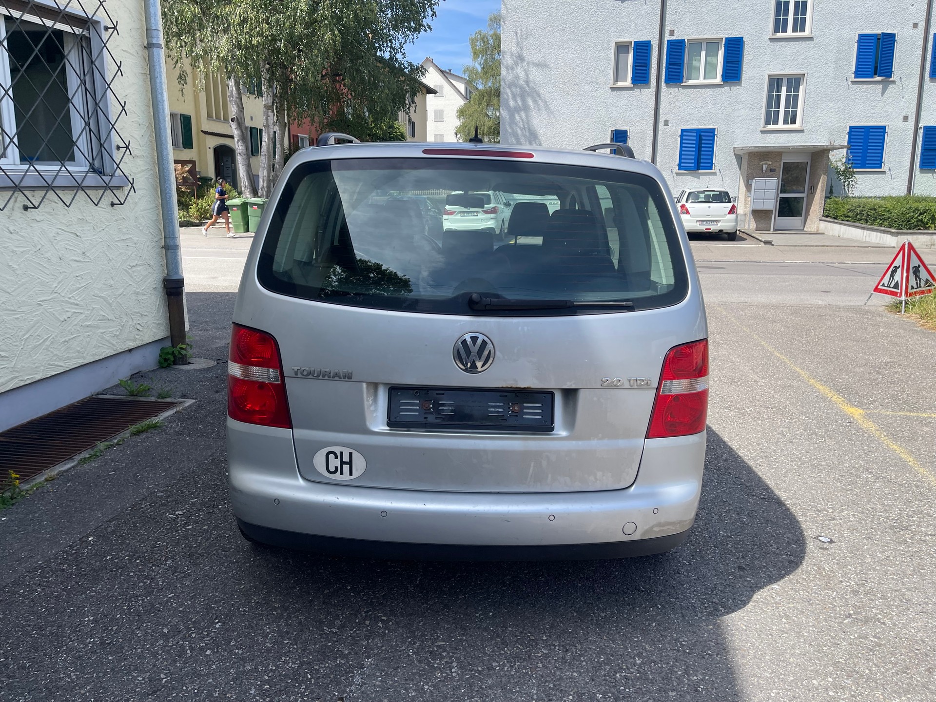 VW Touran 2.0 TDI Highline-image-1