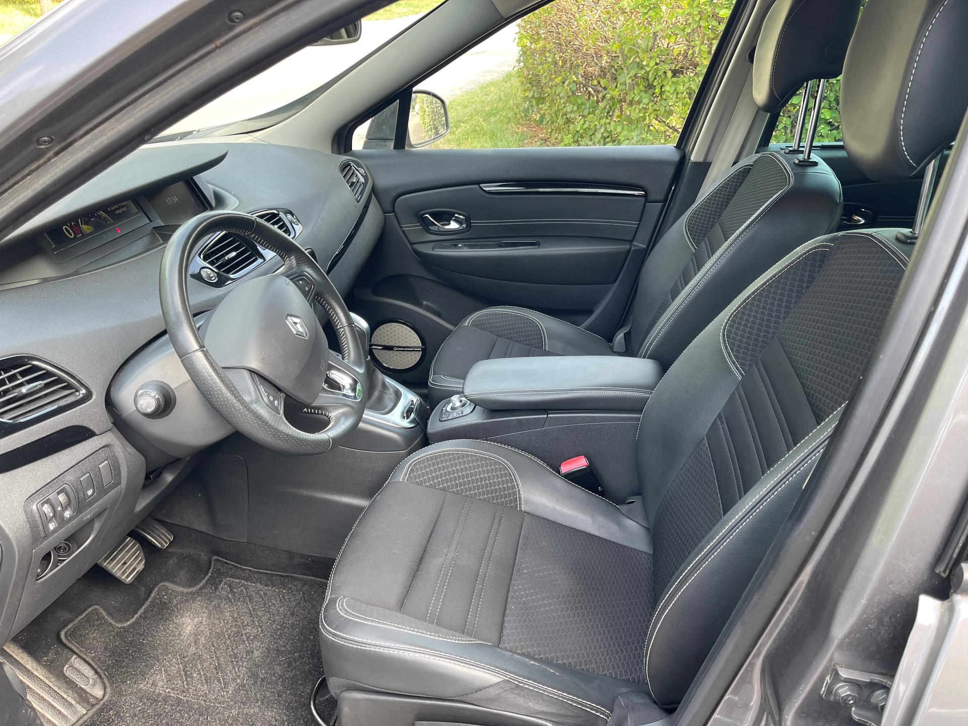 RENAULT Grand Scénic 1.5 dCi Bose EDC-image-6