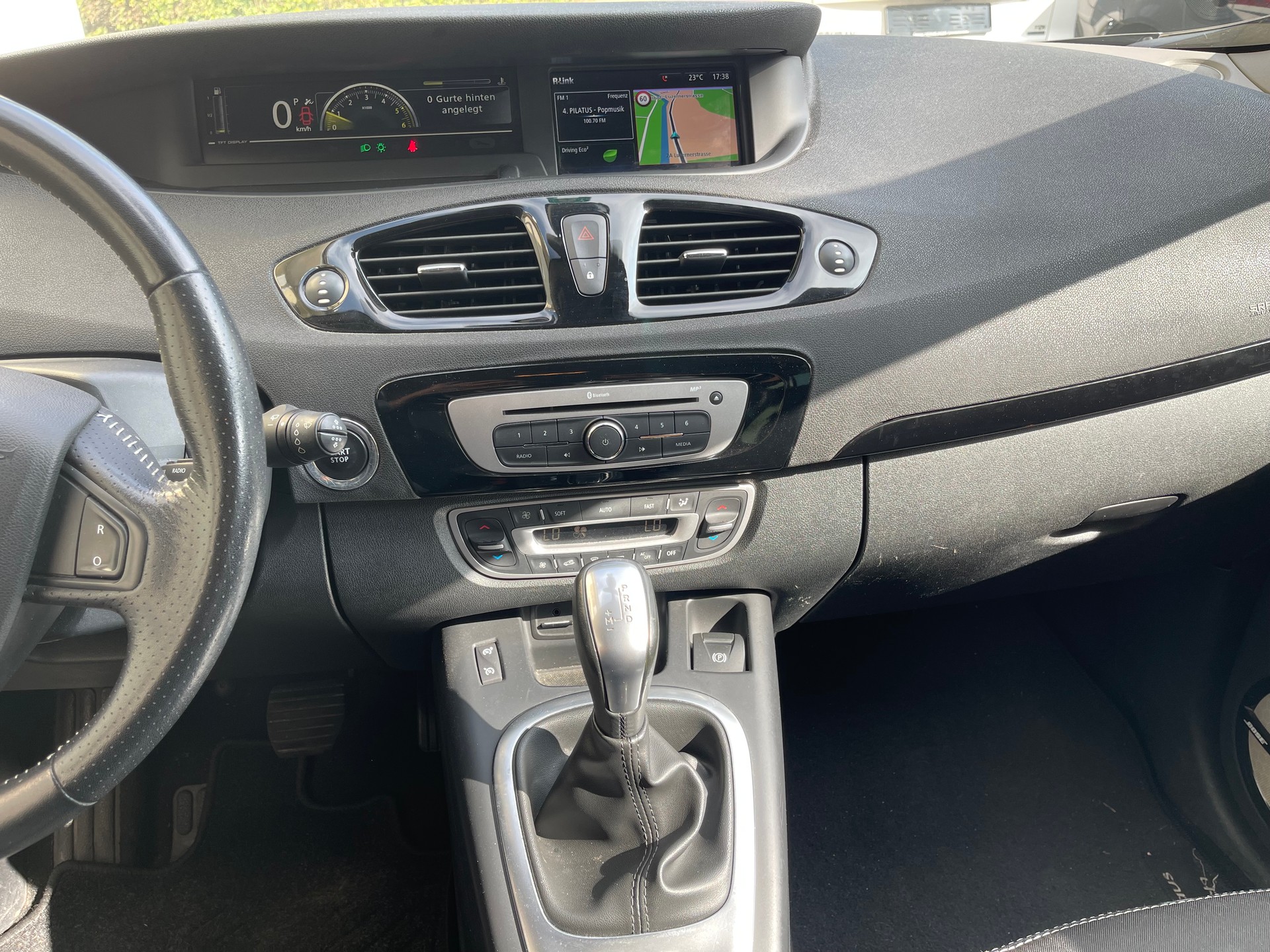 RENAULT Grand Scénic 1.5 dCi Bose EDC-image-9