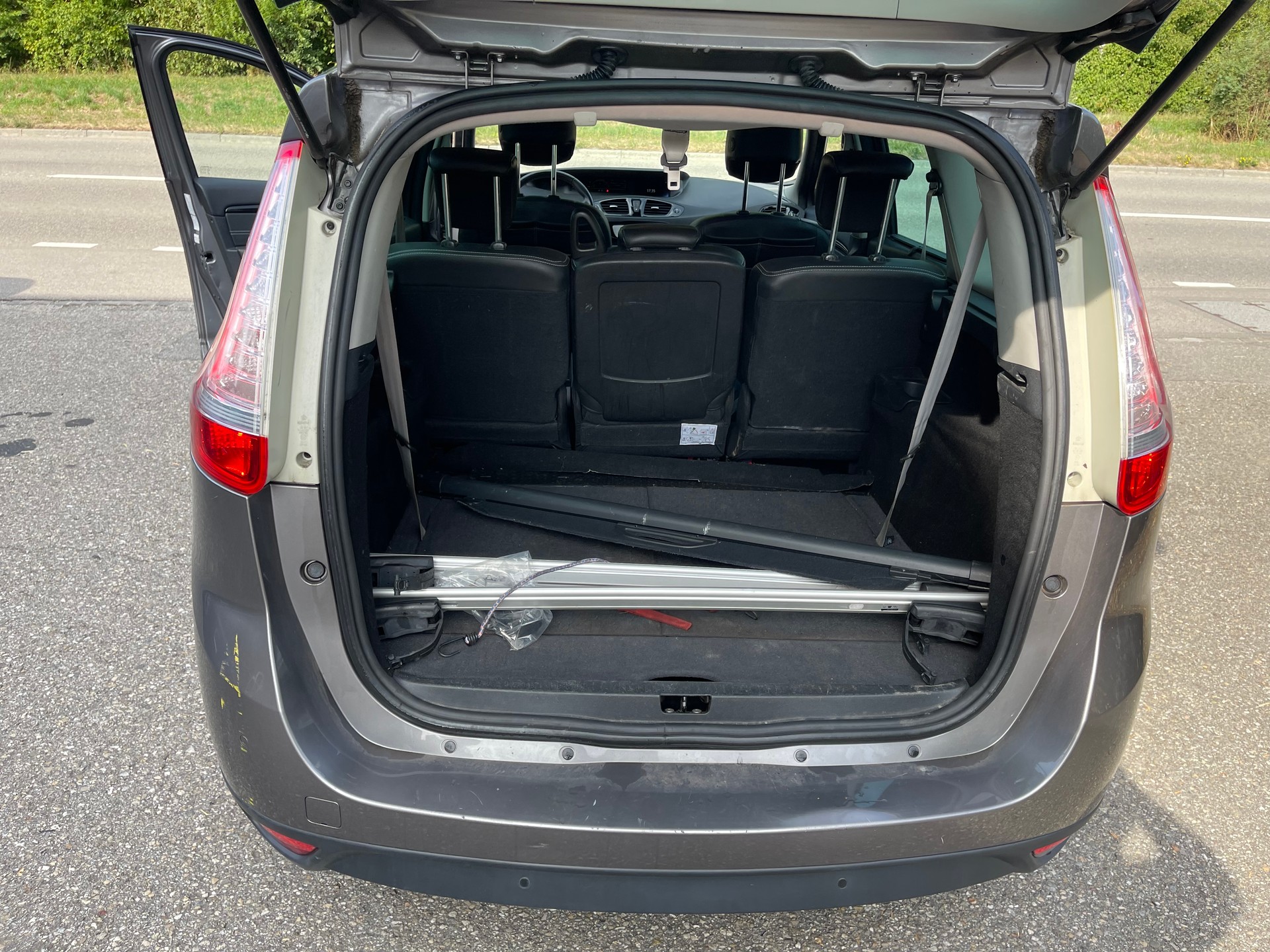 RENAULT Grand Scénic 1.5 dCi Bose EDC-image-8