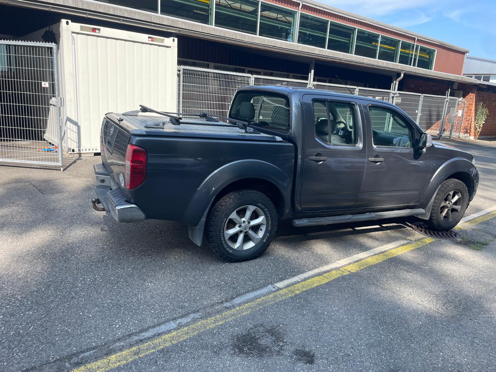 NISSAN Navara Double Cab Platinum 2.5 dCi 4WD Automat-image-5