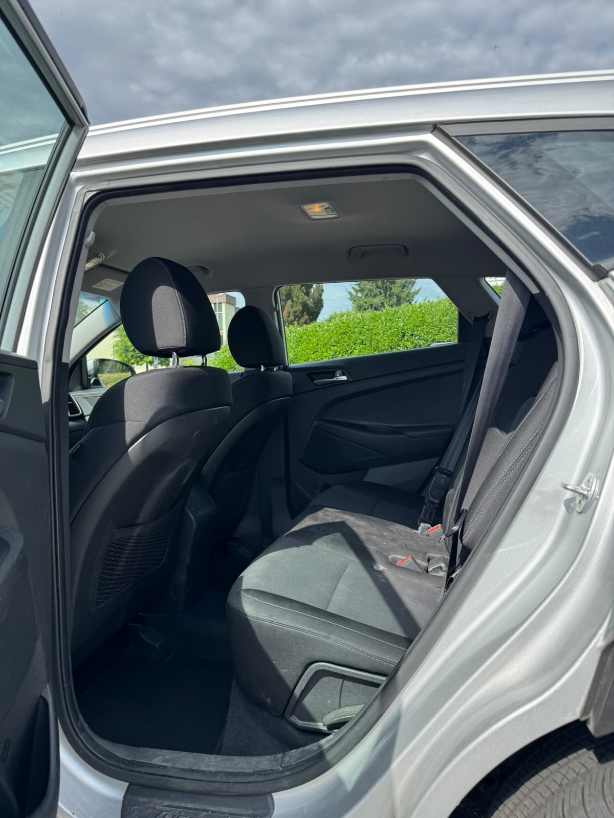 HYUNDAI Tucson 1.6 CRDI Amplia 2WD-image-5