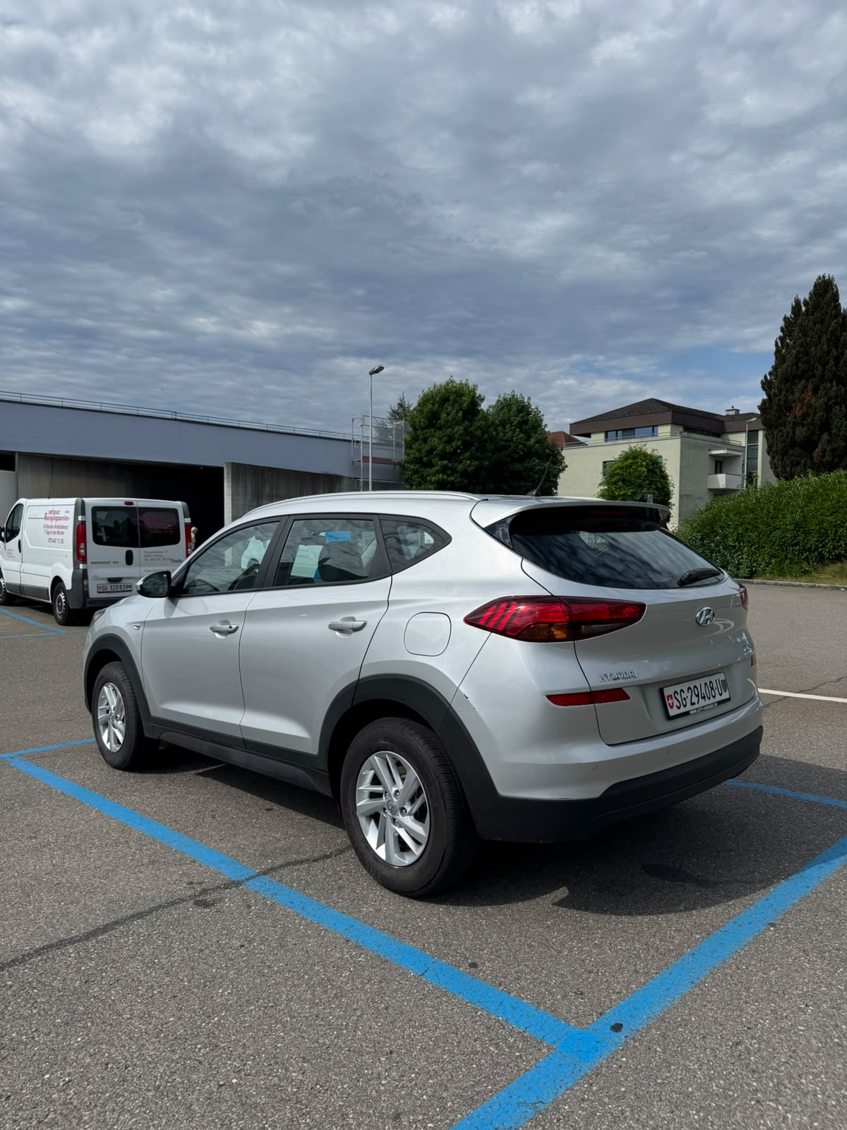 HYUNDAI Tucson 1.6 CRDI Amplia 2WD-image-1