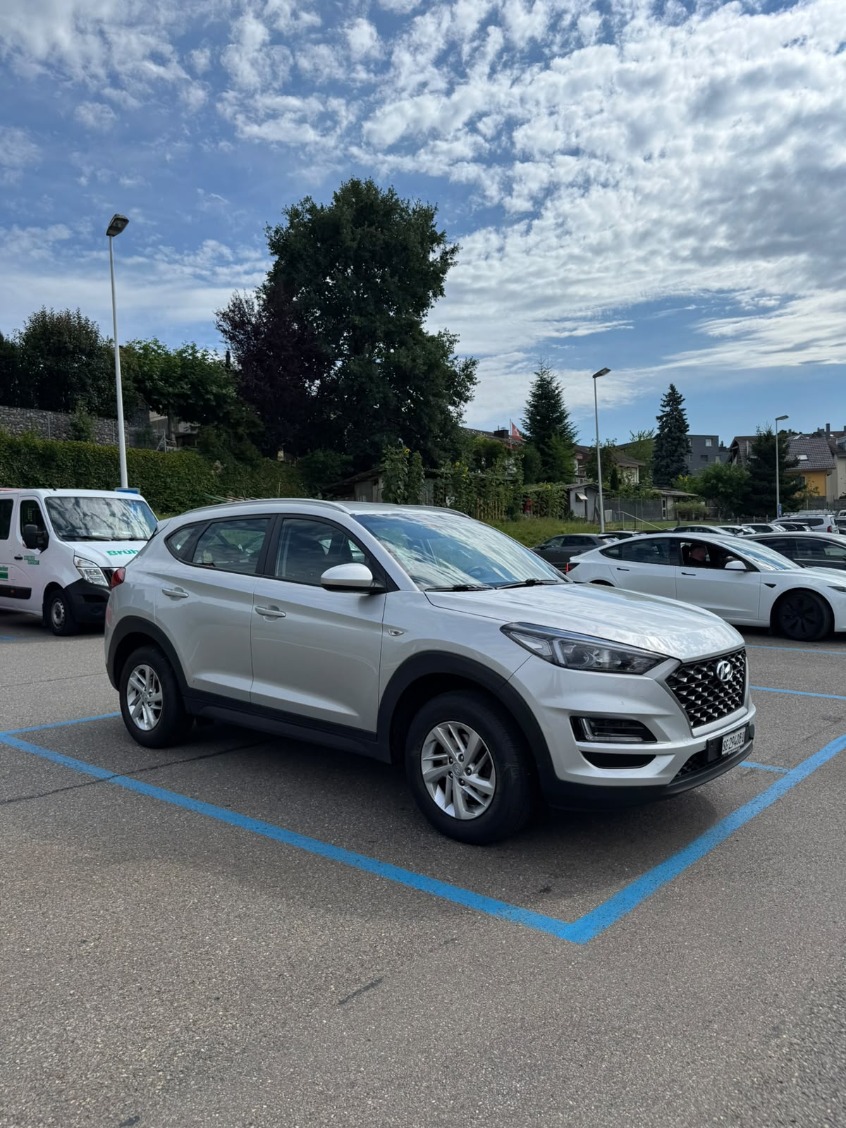 HYUNDAI Tucson 1.6 CRDI Amplia 2WD-image-3