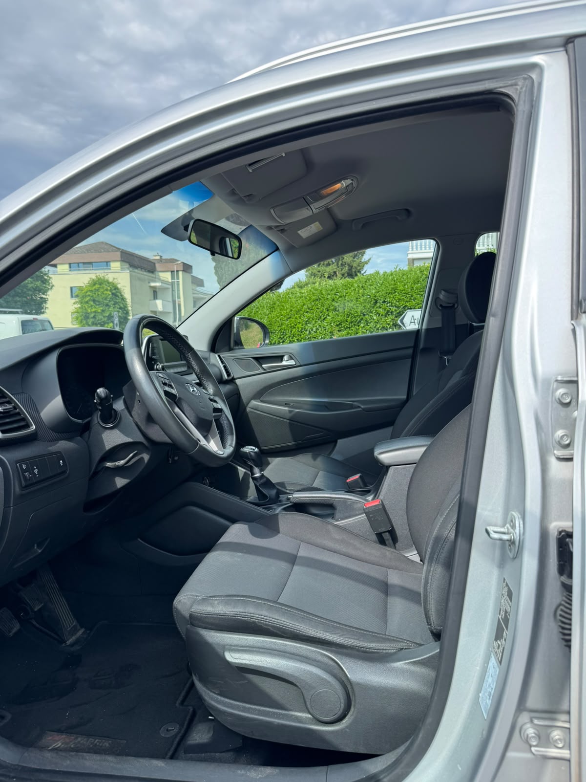 HYUNDAI Tucson 1.6 CRDI Amplia 2WD-image-4