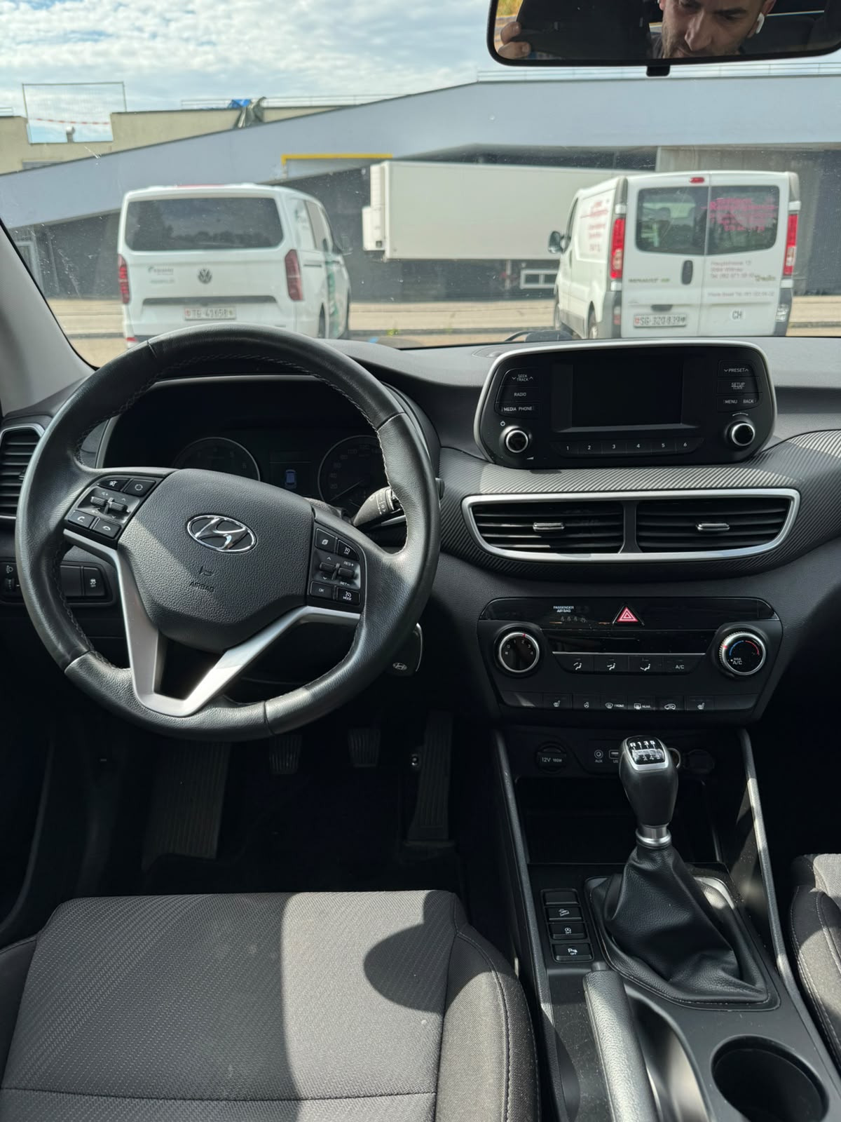HYUNDAI Tucson 1.6 CRDI Amplia 2WD-image-6