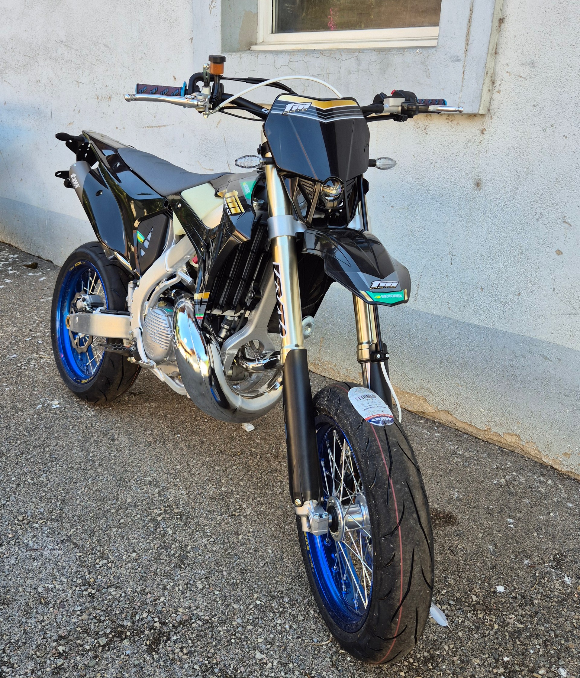 TM SMR FI ES 300