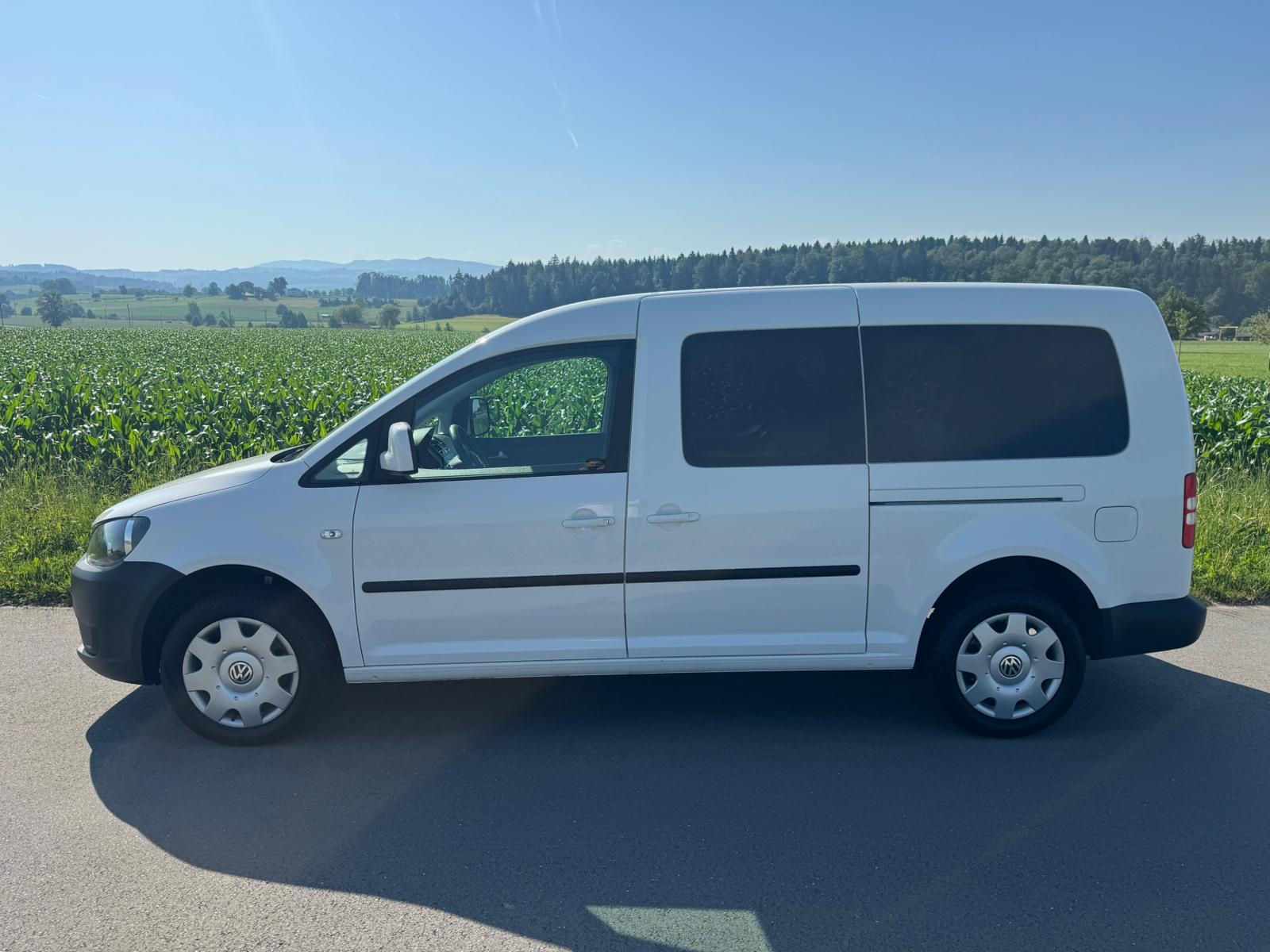 VW Caddy Maxi 1.6 TDI CR Blue Motion Trendline 7 Sitzer-image-2