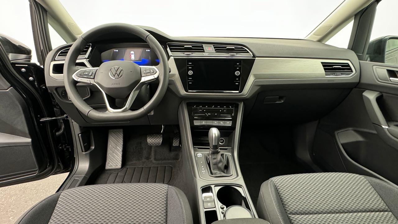 VW Touran 1.5 TSI EVO Limited-image-5