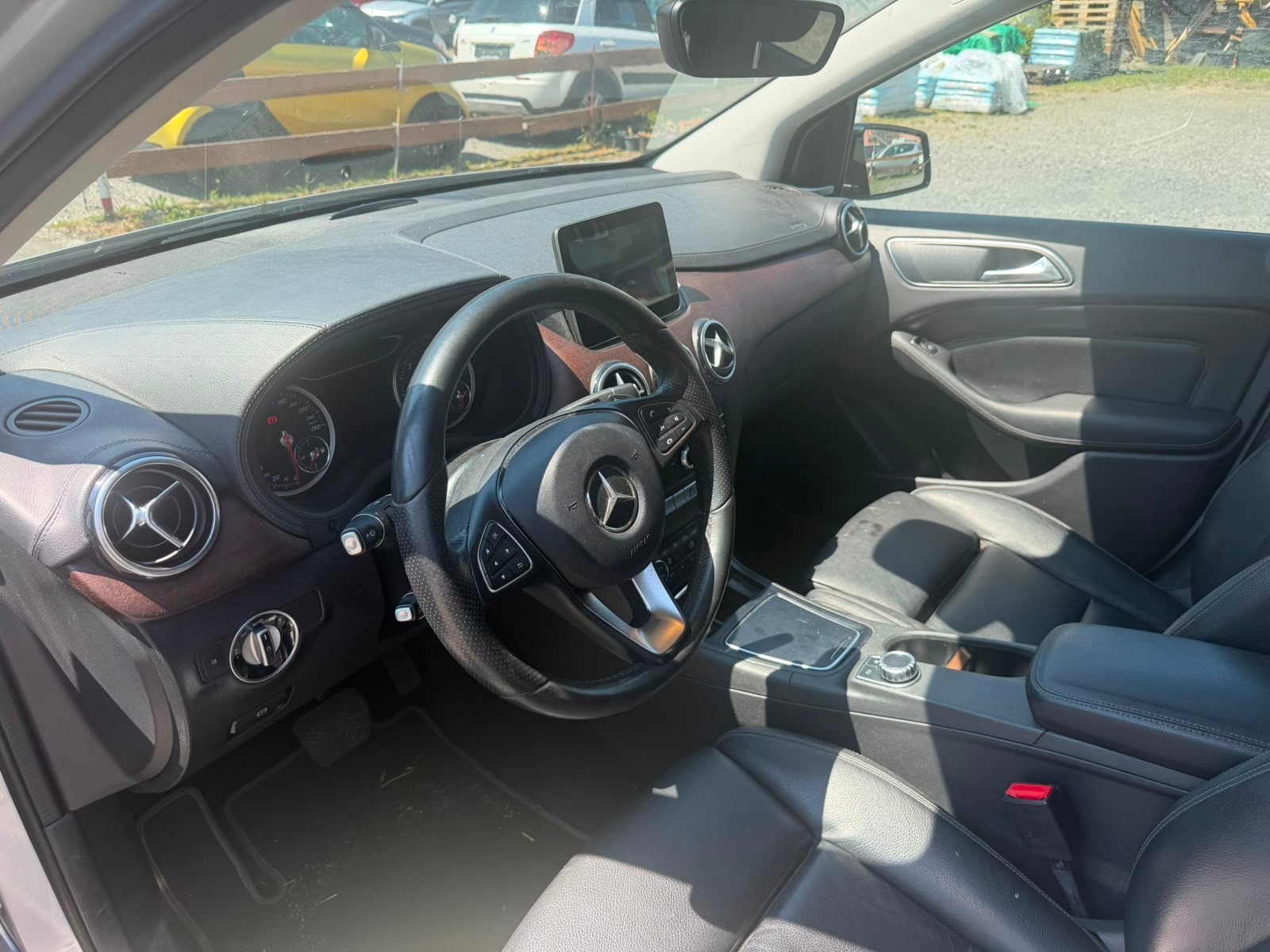 MERCEDES-BENZ B 220 CDI Swiss Star Edition Urban 4Matic 7G-DCT-image-6