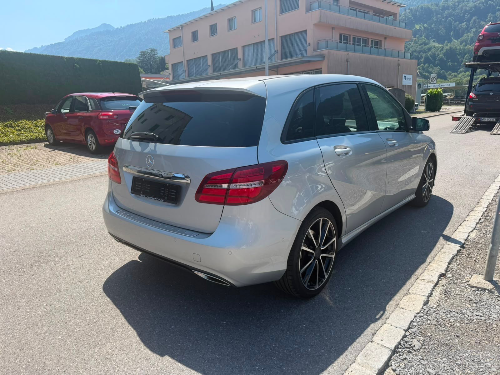 MERCEDES-BENZ B 220 CDI Swiss Star Edition Urban 4Matic 7G-DCT-image-2