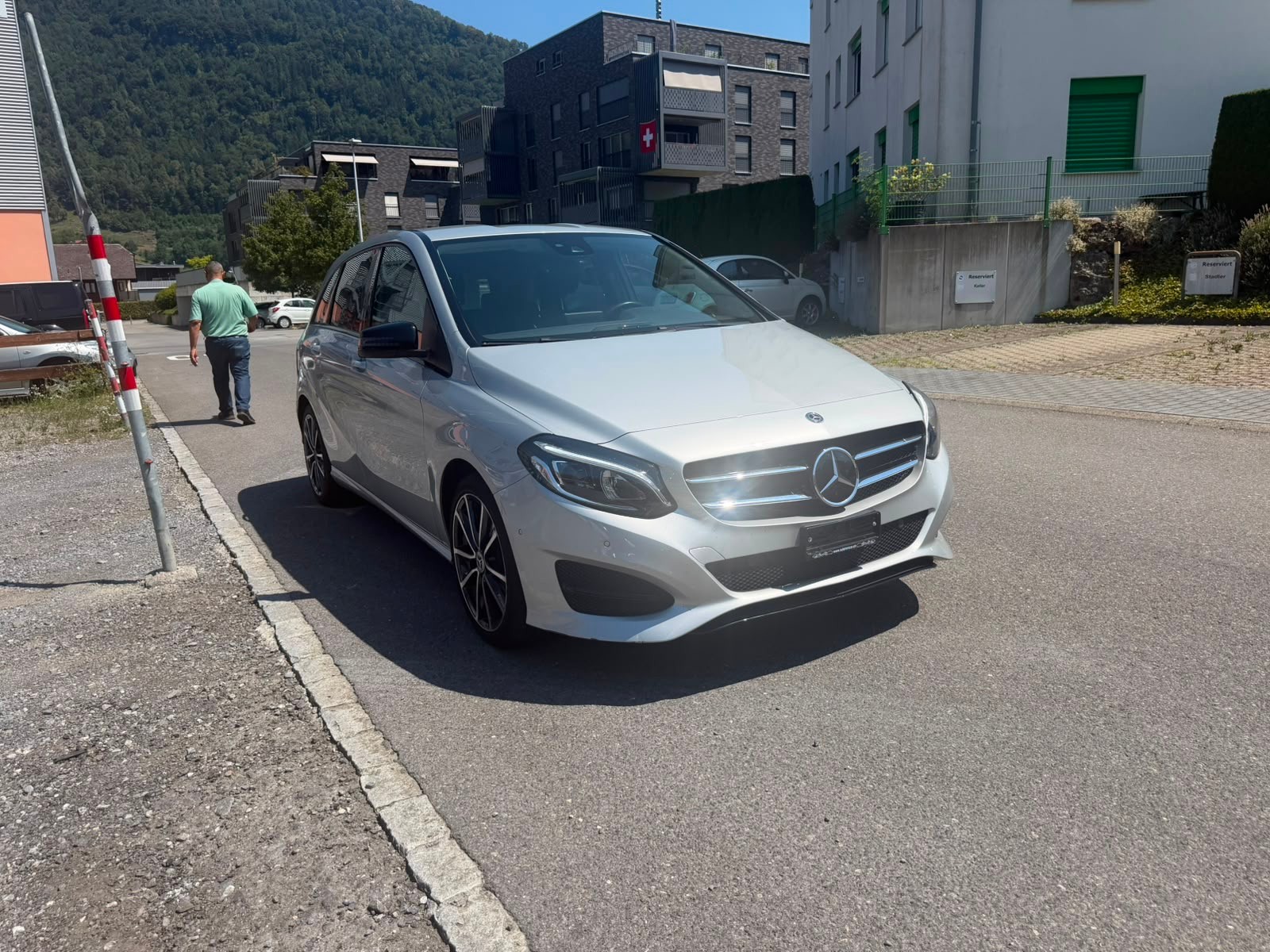 MERCEDES-BENZ B 220 CDI Swiss Star Edition Urban 4Matic 7G-DCT-image-0