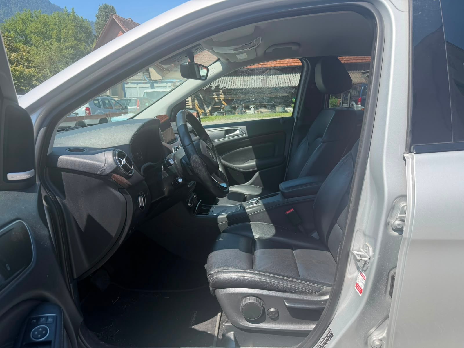 MERCEDES-BENZ B 220 CDI Swiss Star Edition Urban 4Matic 7G-DCT-image-5