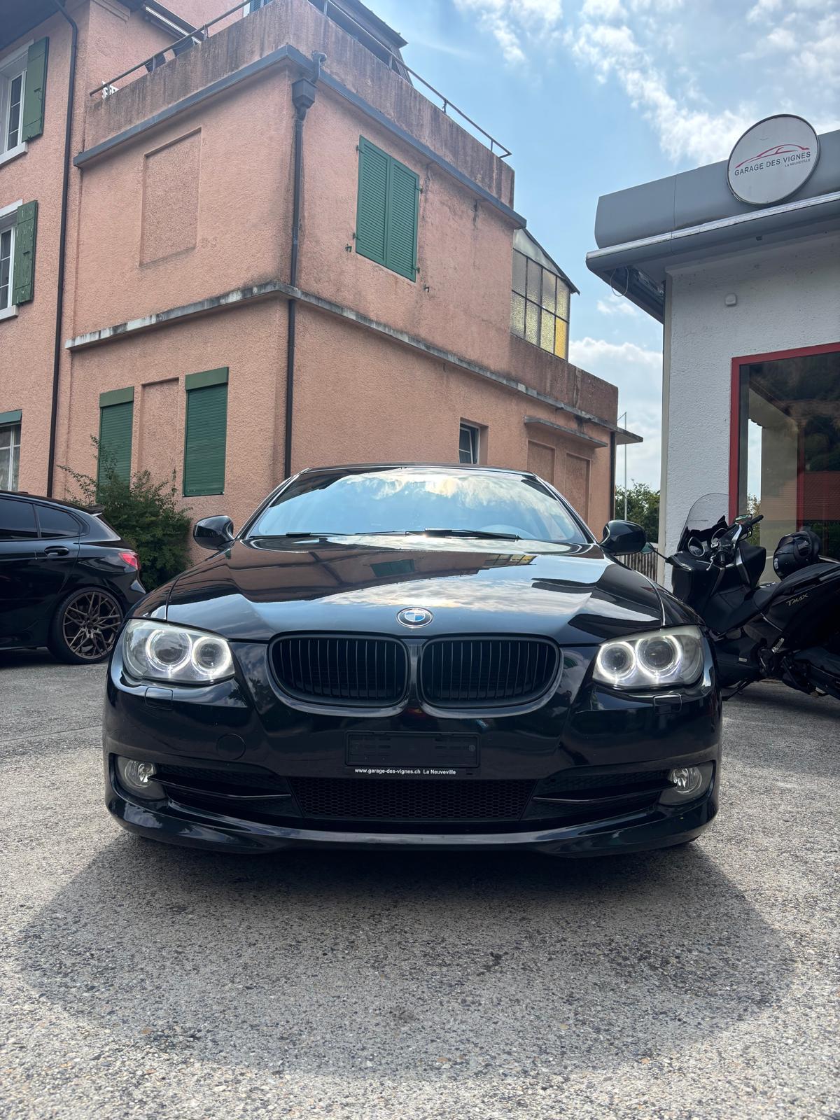 BMW 320i Coupé Steptronic-image-1