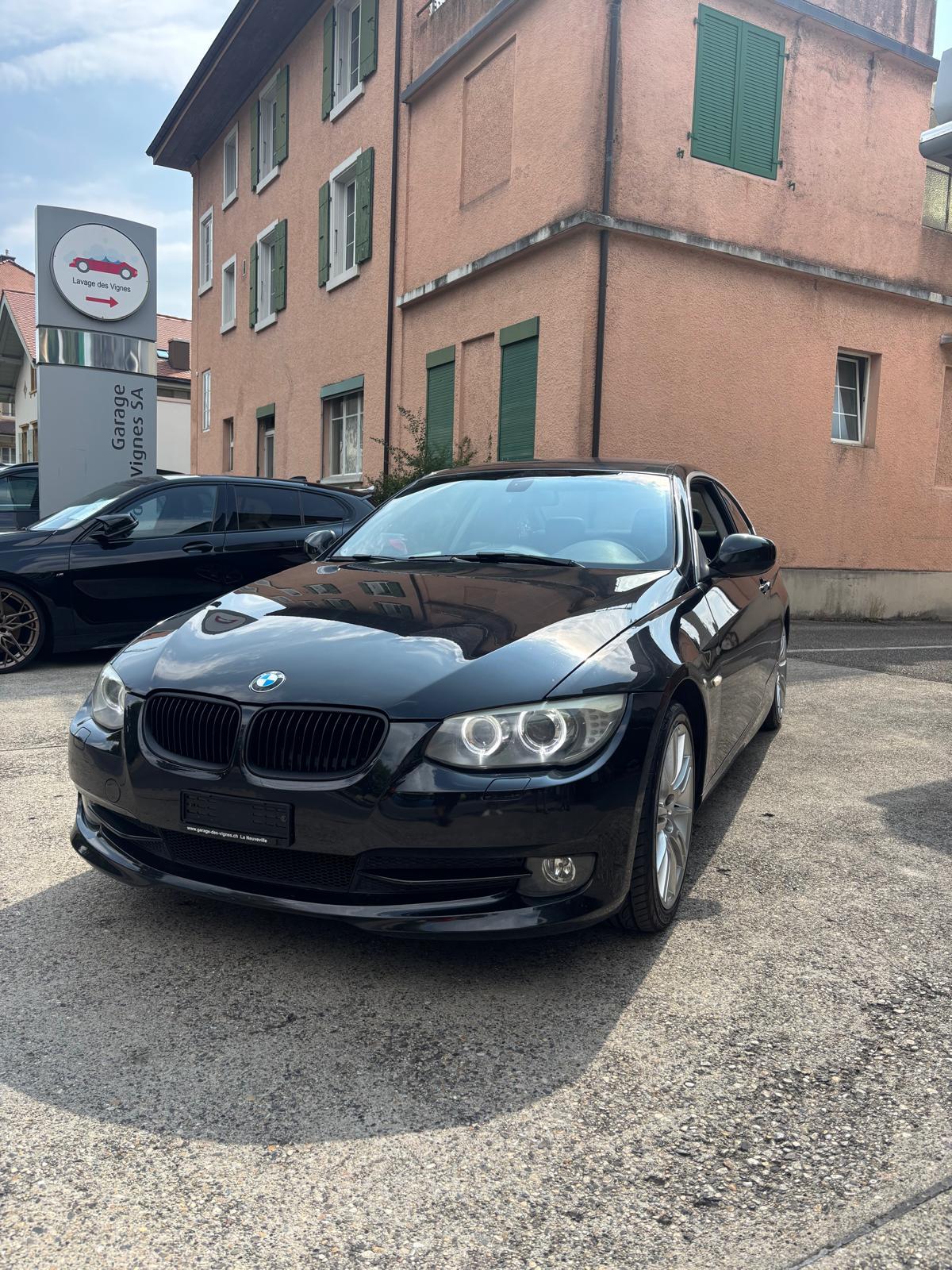BMW 320i Coupé Steptronic-image-0