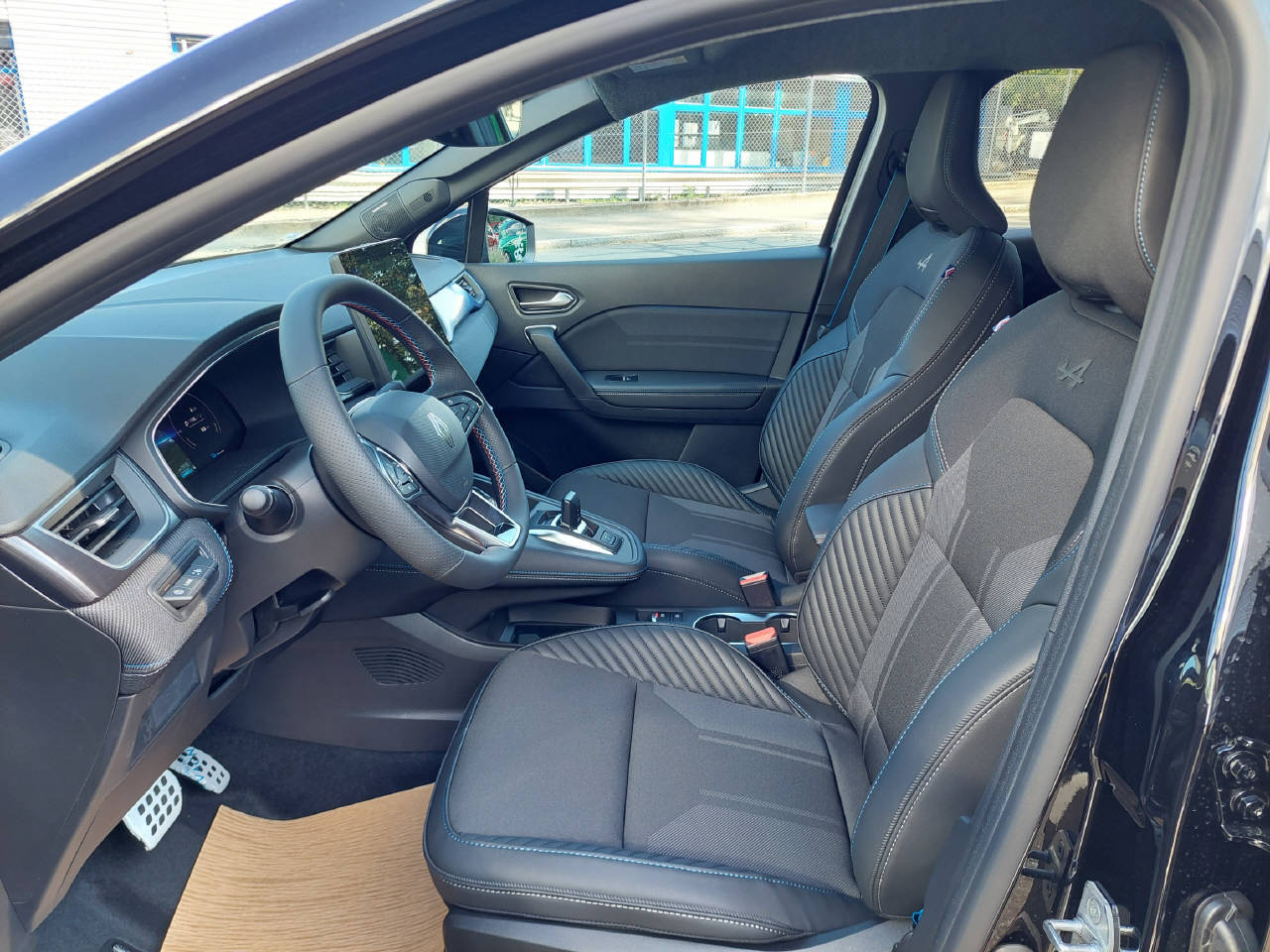 RENAULT Captur 1.8 E-Tech esprit Alpine 160-image-5