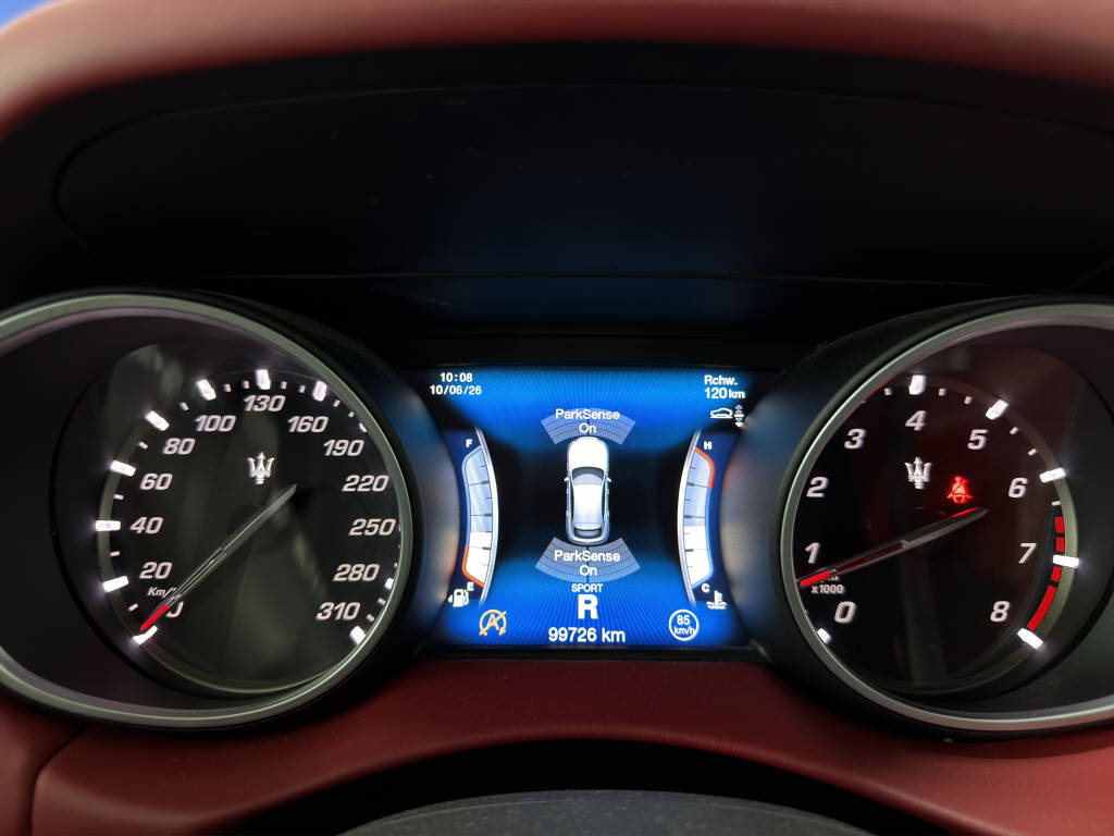 MASERATI LEVANTE S-image-10