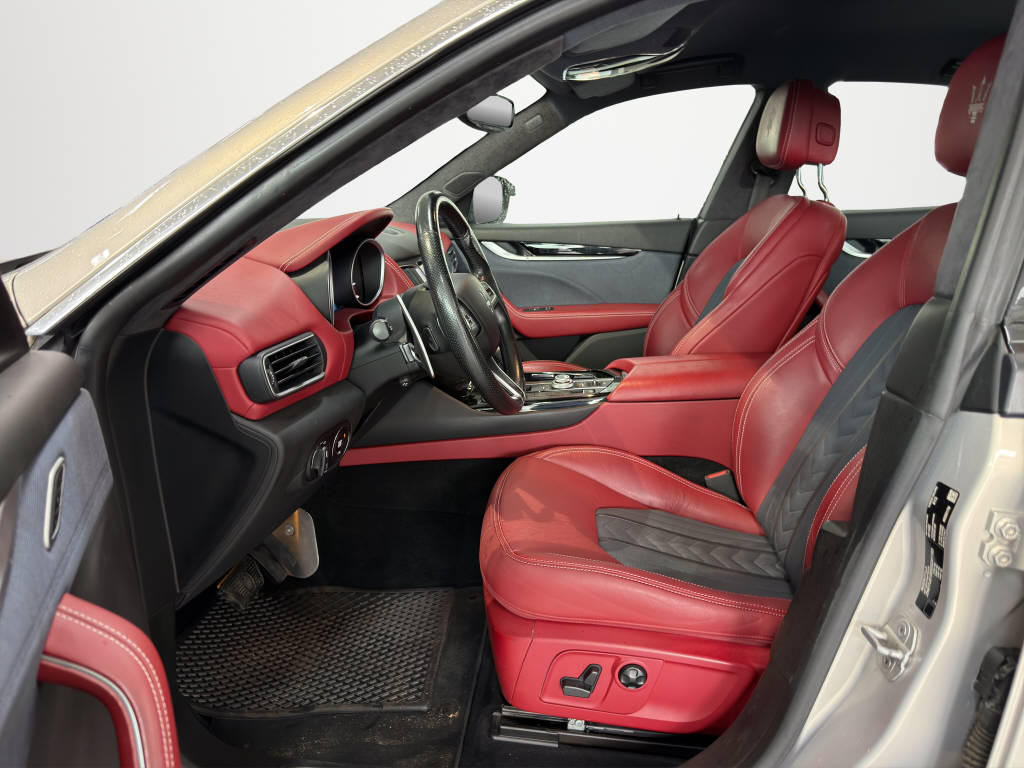 MASERATI LEVANTE S-image-8