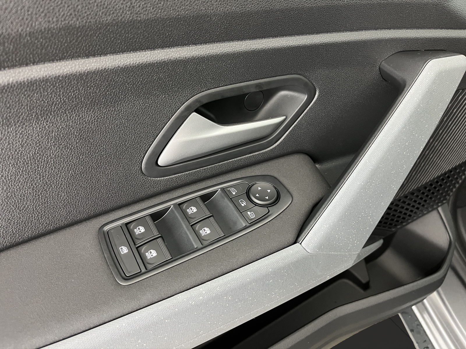 DACIA Bigster 1.2 Hybrid Journey 4WD-image-12