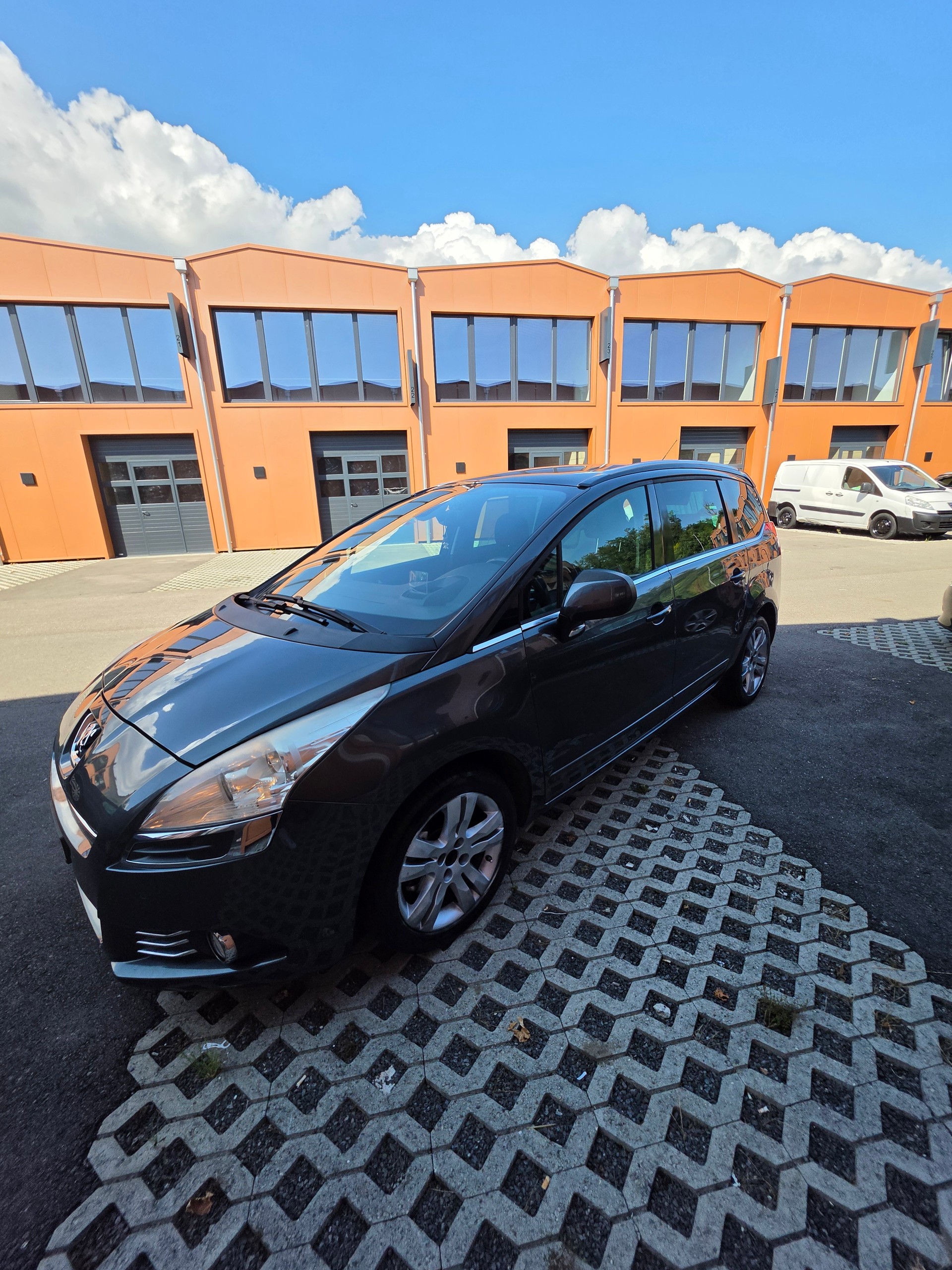 PEUGEOT-image-3