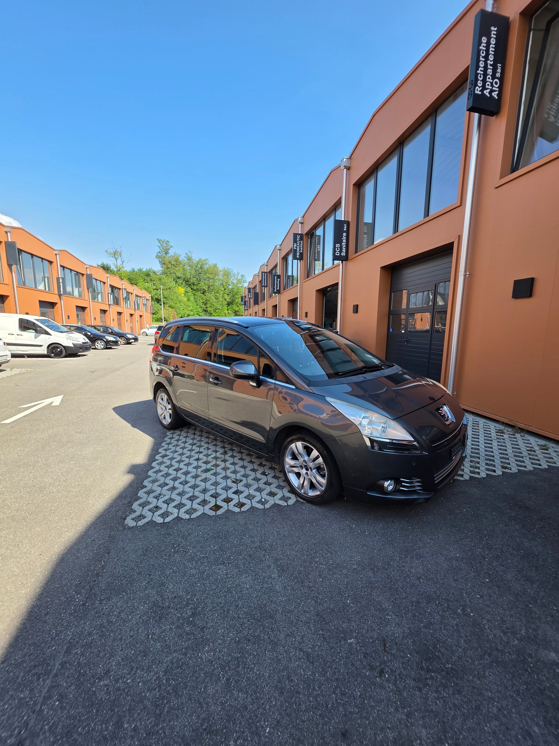 PEUGEOT-image-1
