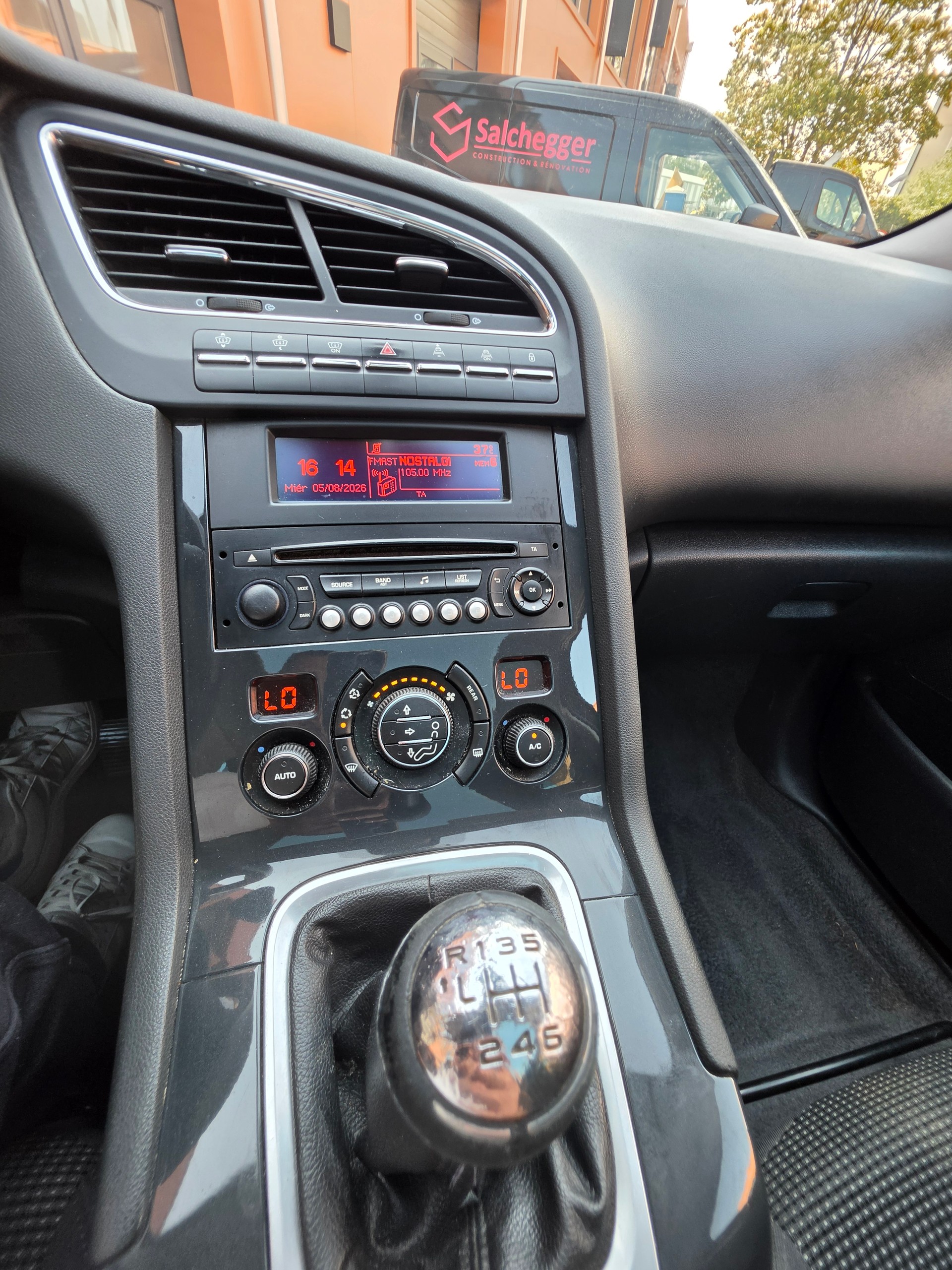 PEUGEOT-image-8