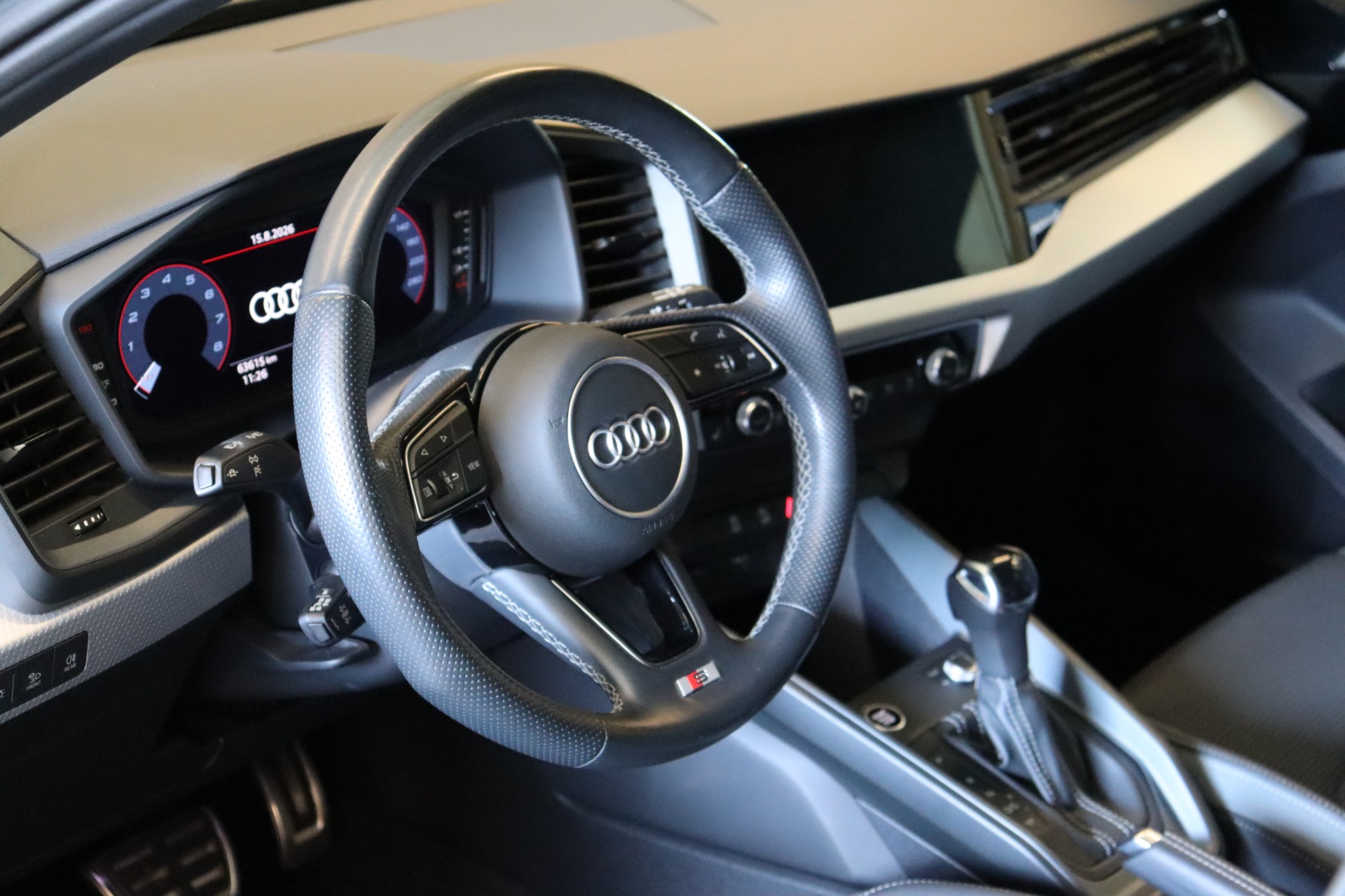 AUDI A1 Sportback 1.0 30 TFSI Attraction S-Tronic-image-11