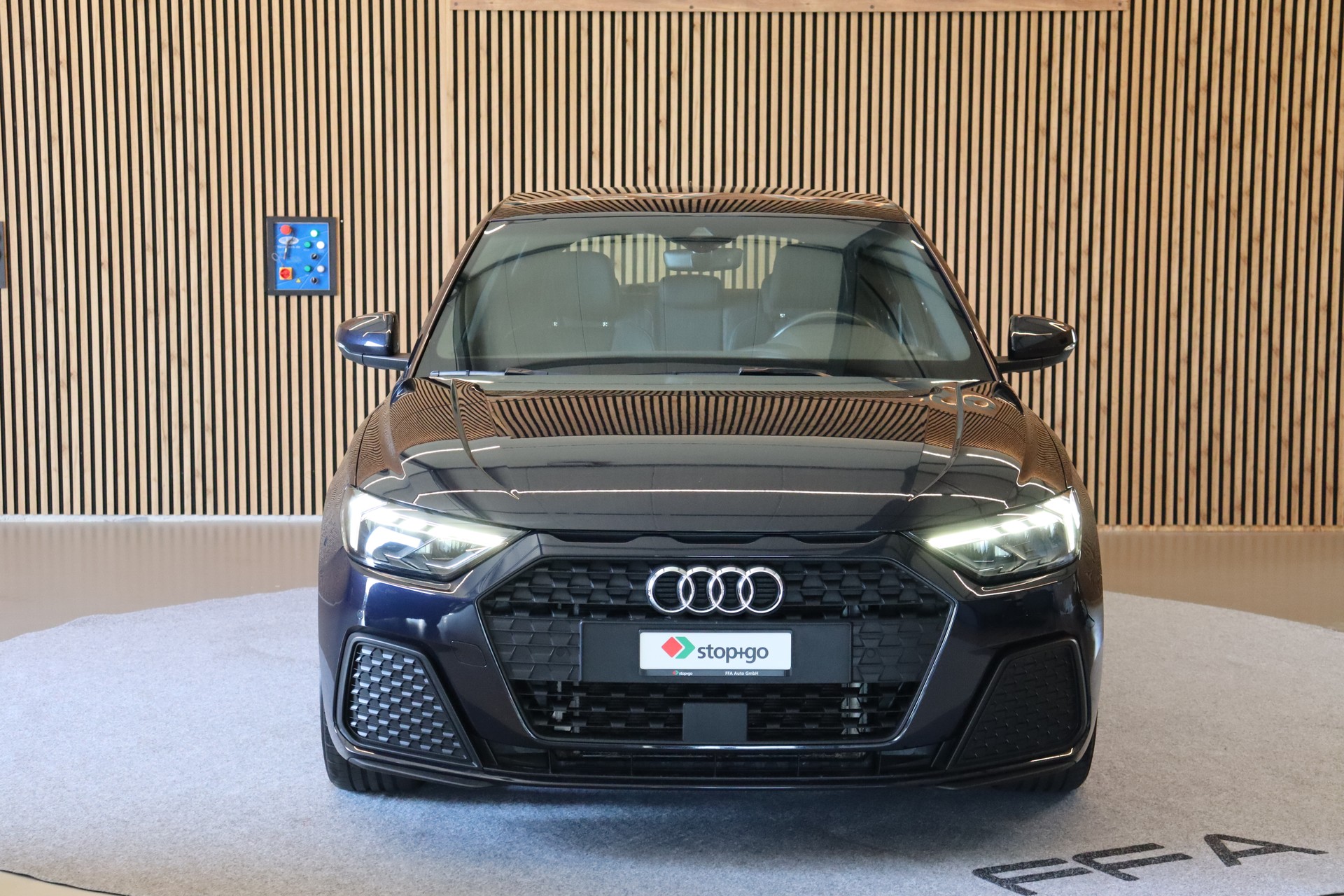 AUDI A1 Sportback 1.0 30 TFSI Attraction S-Tronic-image-2