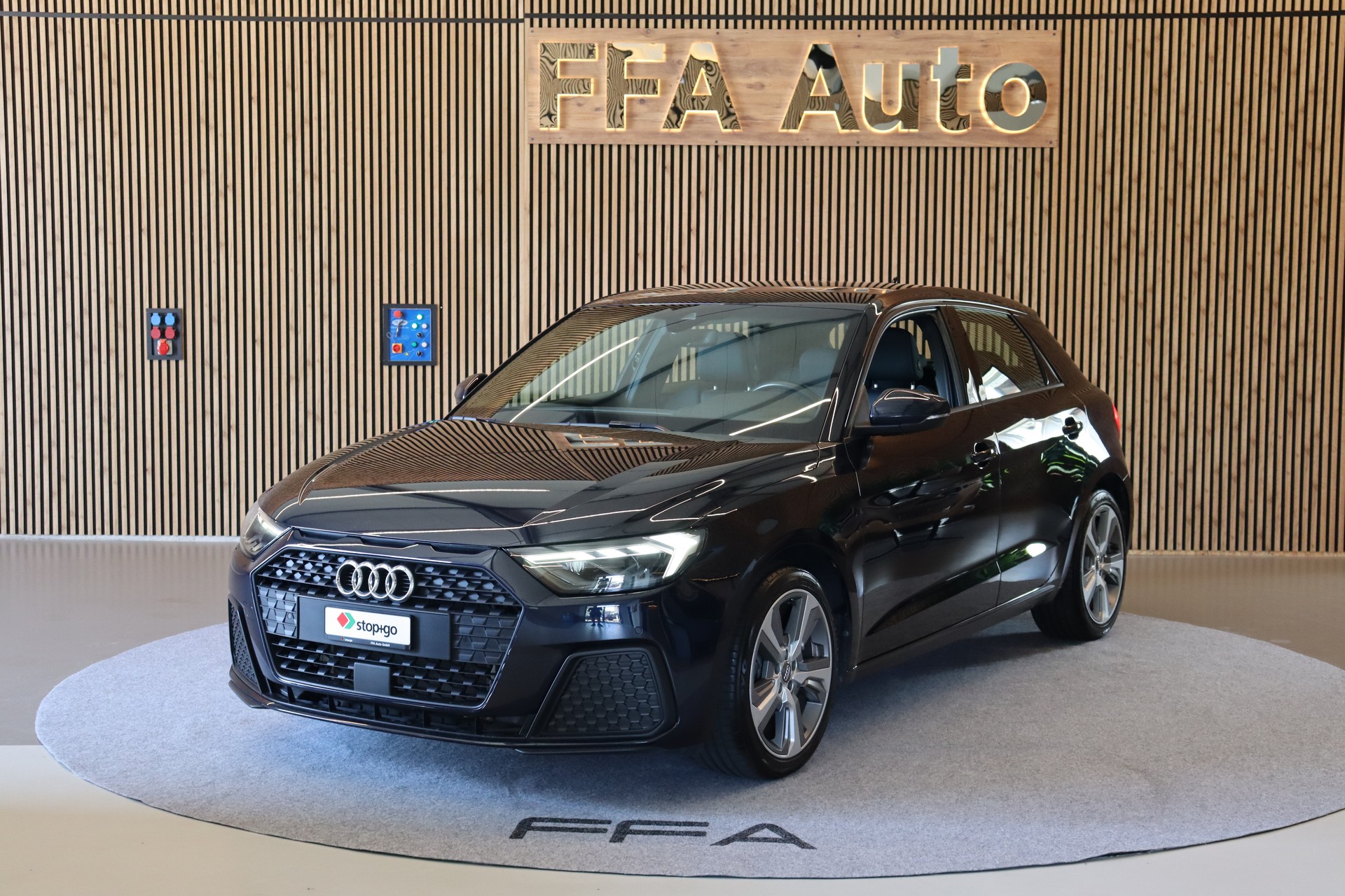 AUDI A1 Sportback 1.0 30 TFSI Attraction S-Tronic-image-0