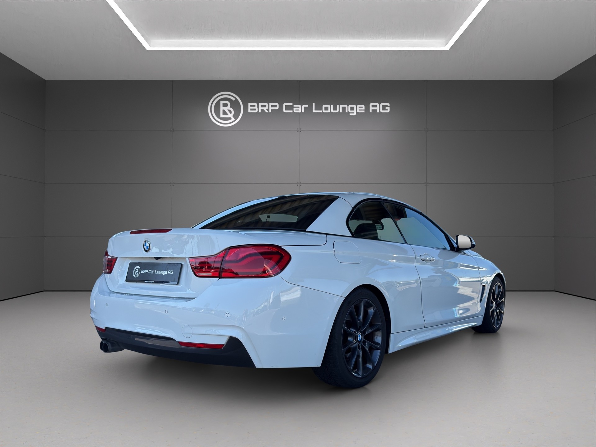 BMW 430i Cabriolet xDrive M Sport Steptronic-image-5