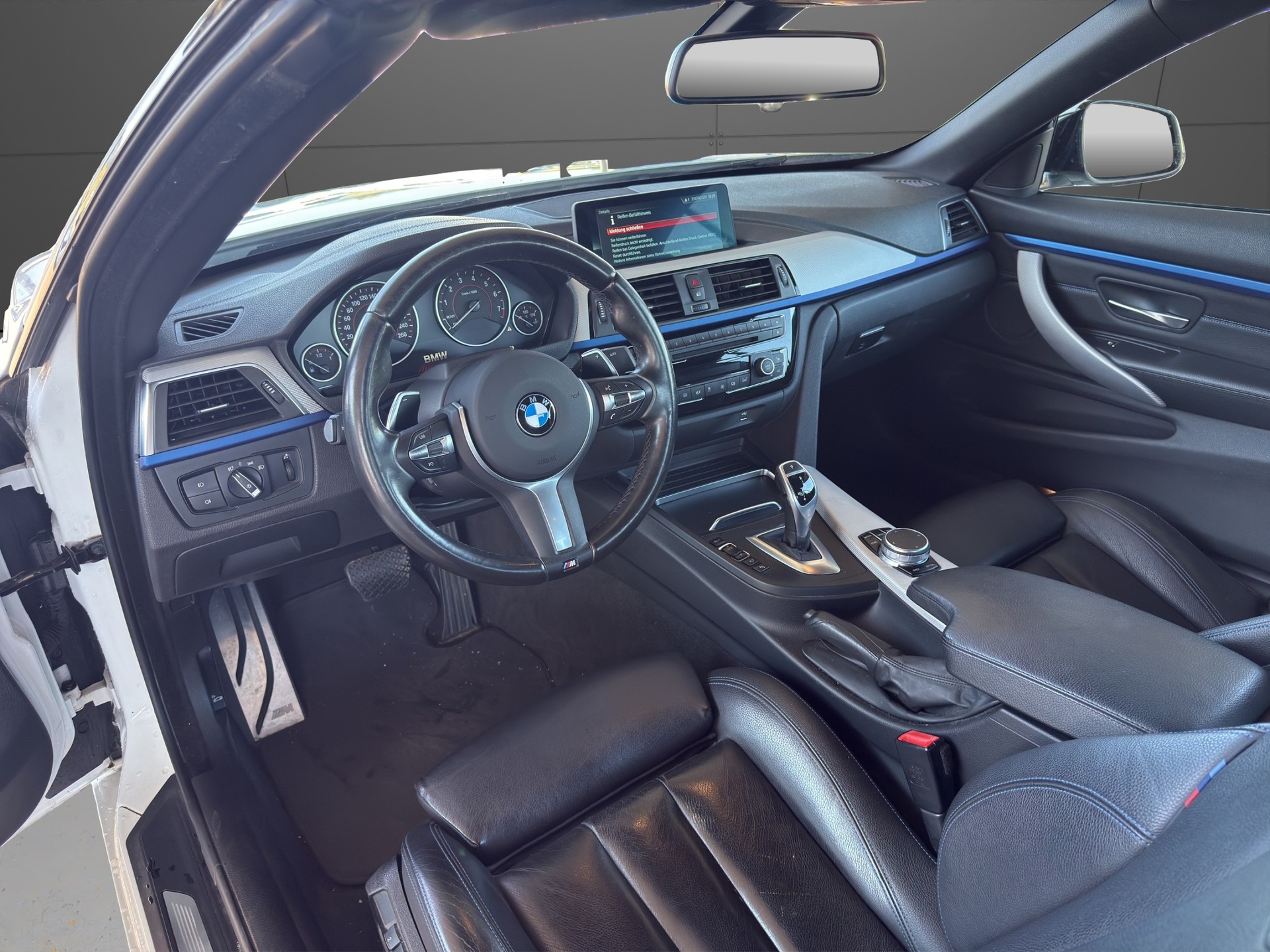 BMW 430i Cabriolet xDrive M Sport Steptronic-image-10