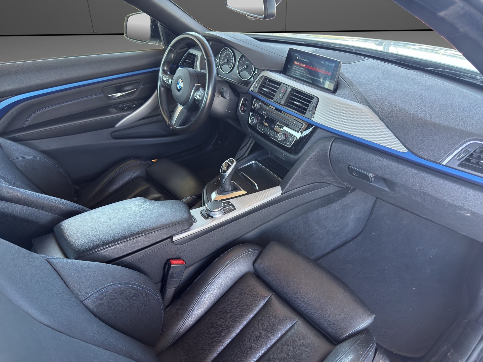 BMW 430i Cabriolet xDrive M Sport Steptronic-image-12