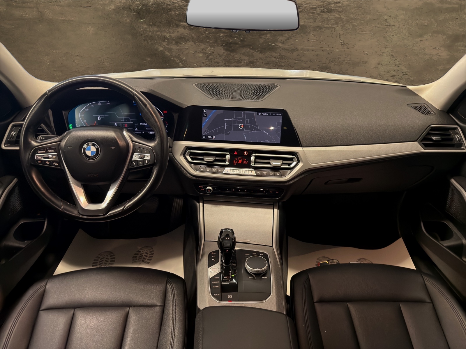 BMW 320d xDrive 48V Touring Steptronic-showroom-element-3