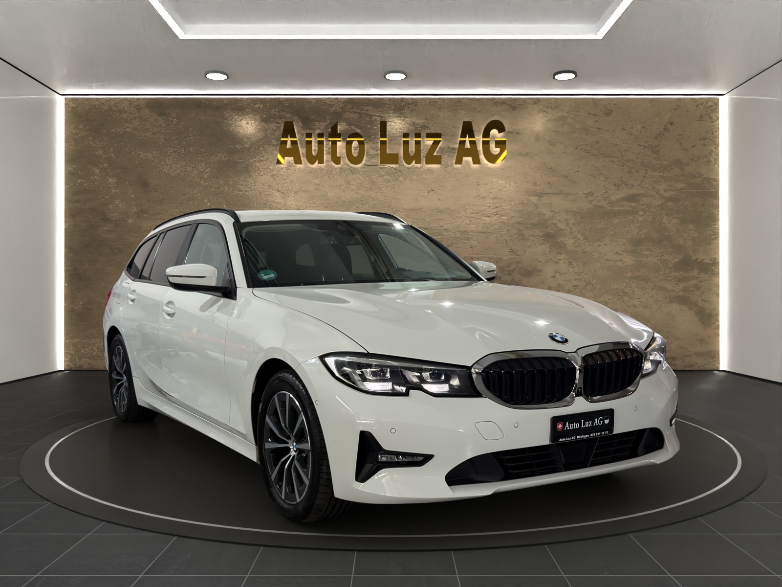BMW 320d xDrive 48V Touring Steptronic-image-6