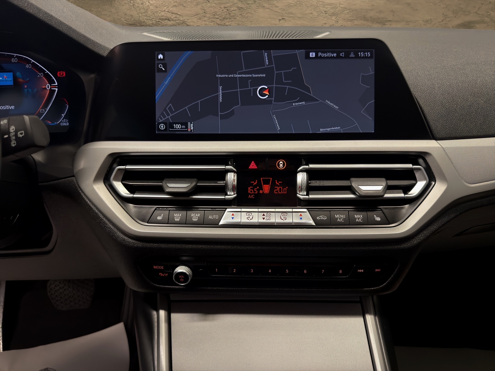 BMW 320d xDrive 48V Touring Steptronic-image-9