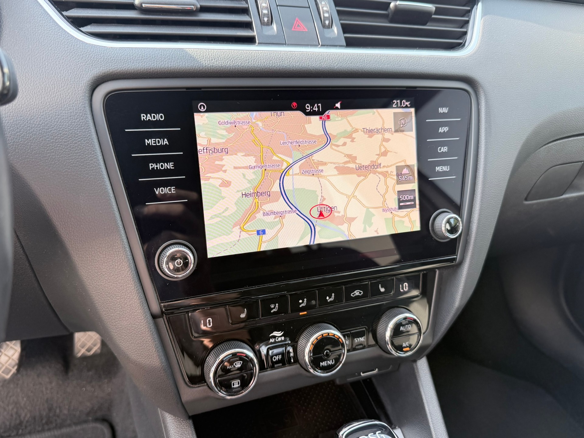 SKODA Octavia Combi 2.0 TDI Ambition DSG-image-25