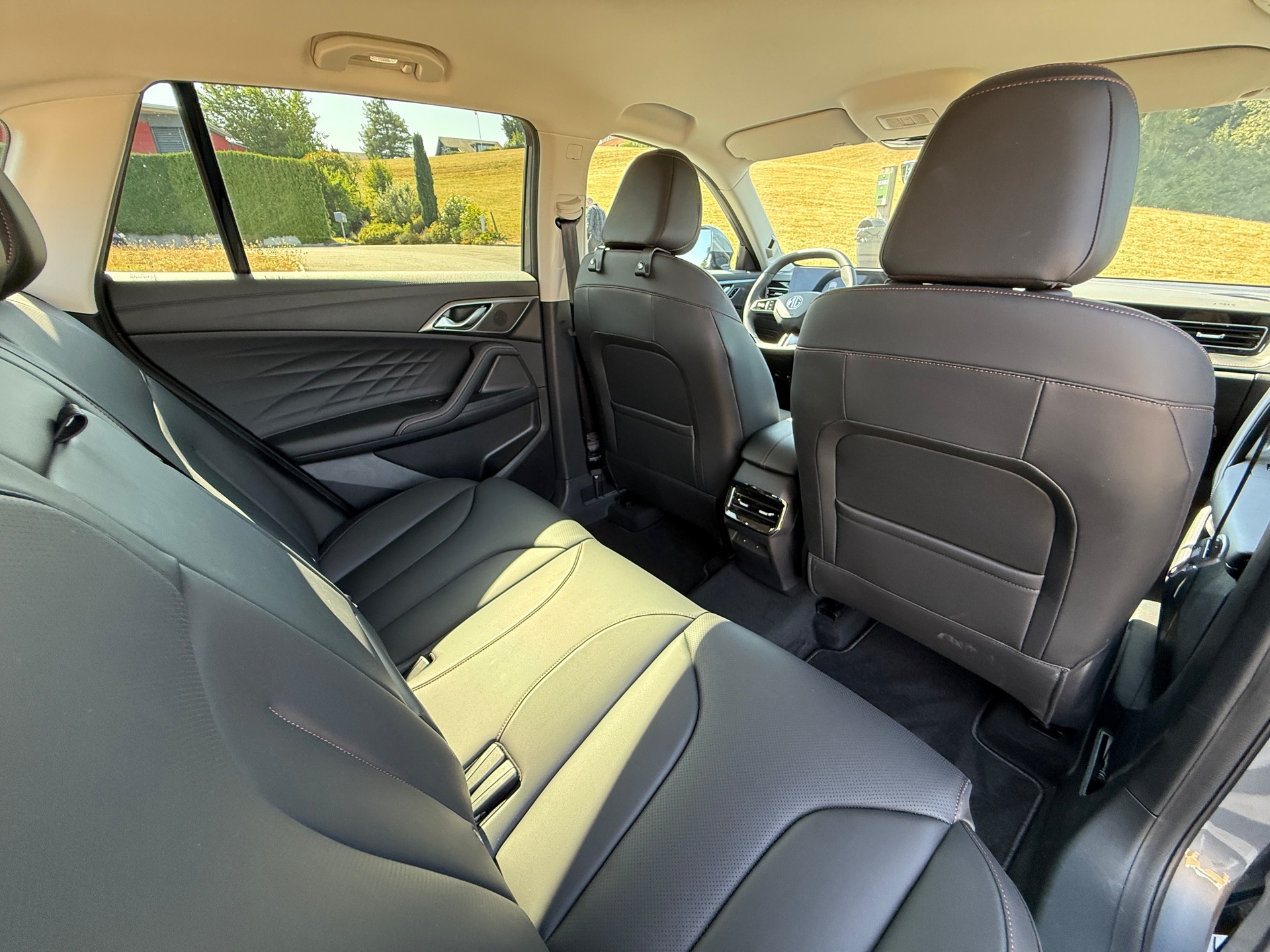 MG 1.5 PHEV Luxury-image-5