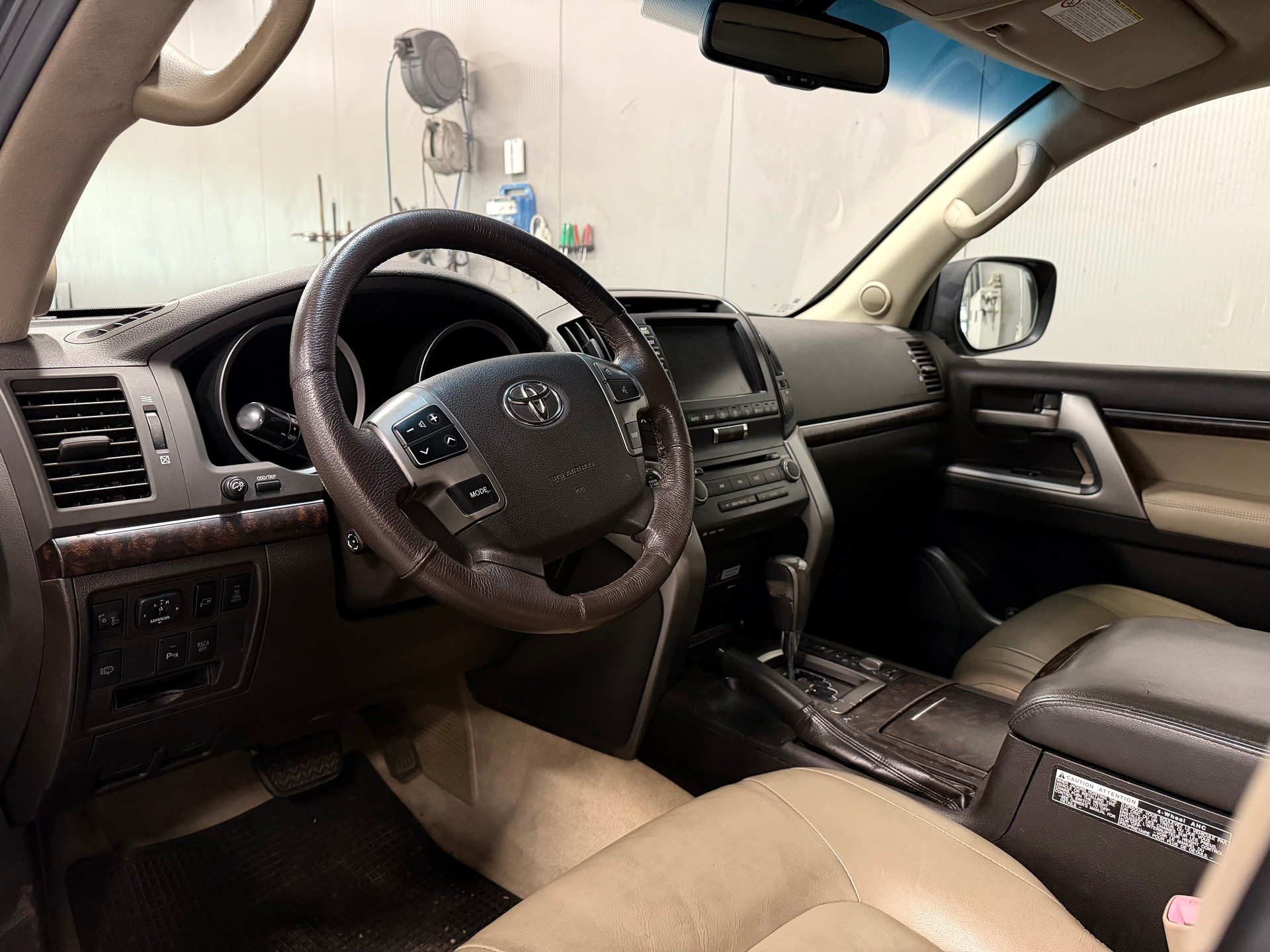 TOYOTA Land Cruiser V8 4.5 D-4D Linea Luna-image-10